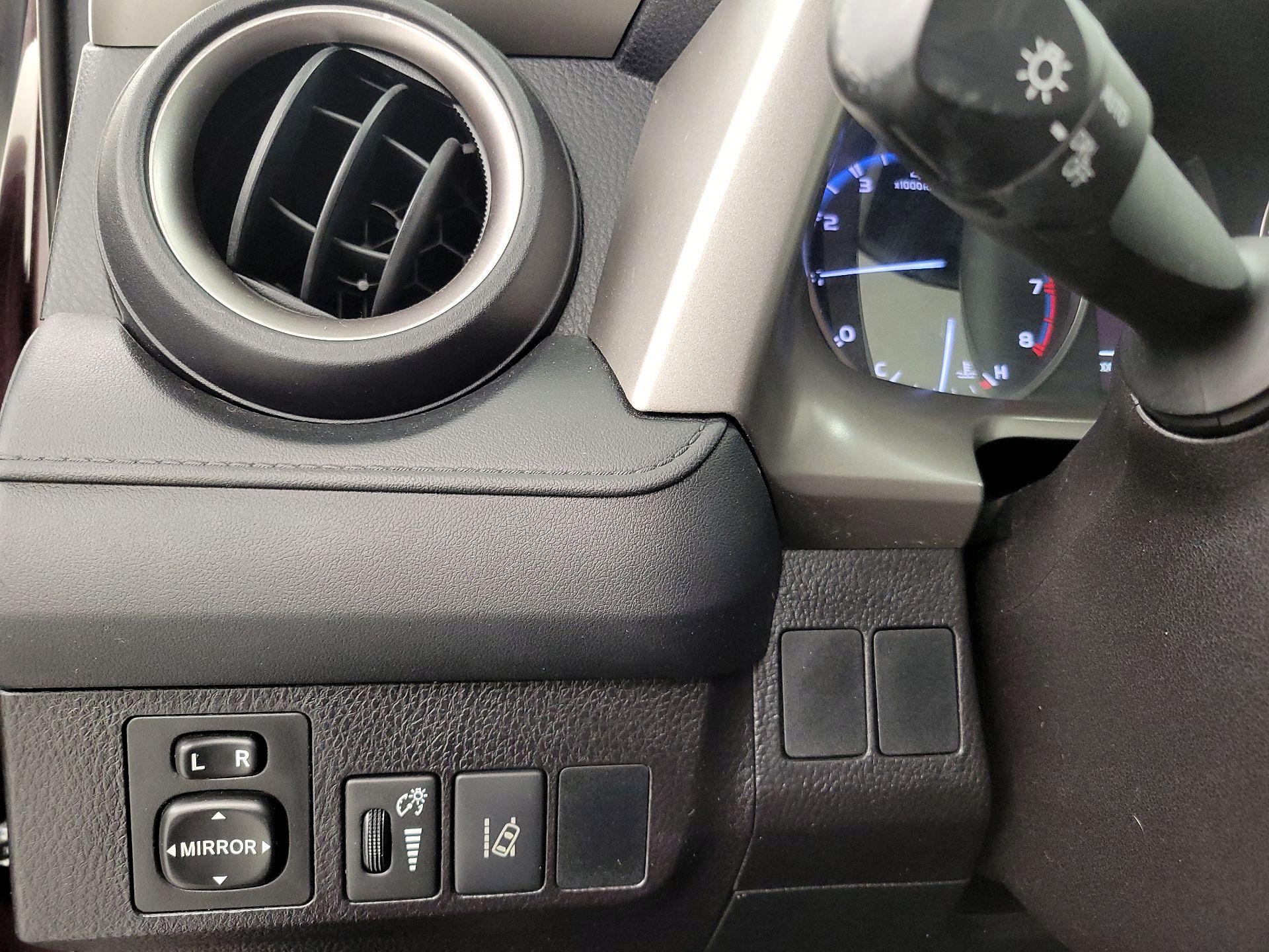 Thumbnail: 2018 Toyota RAV4 - 13