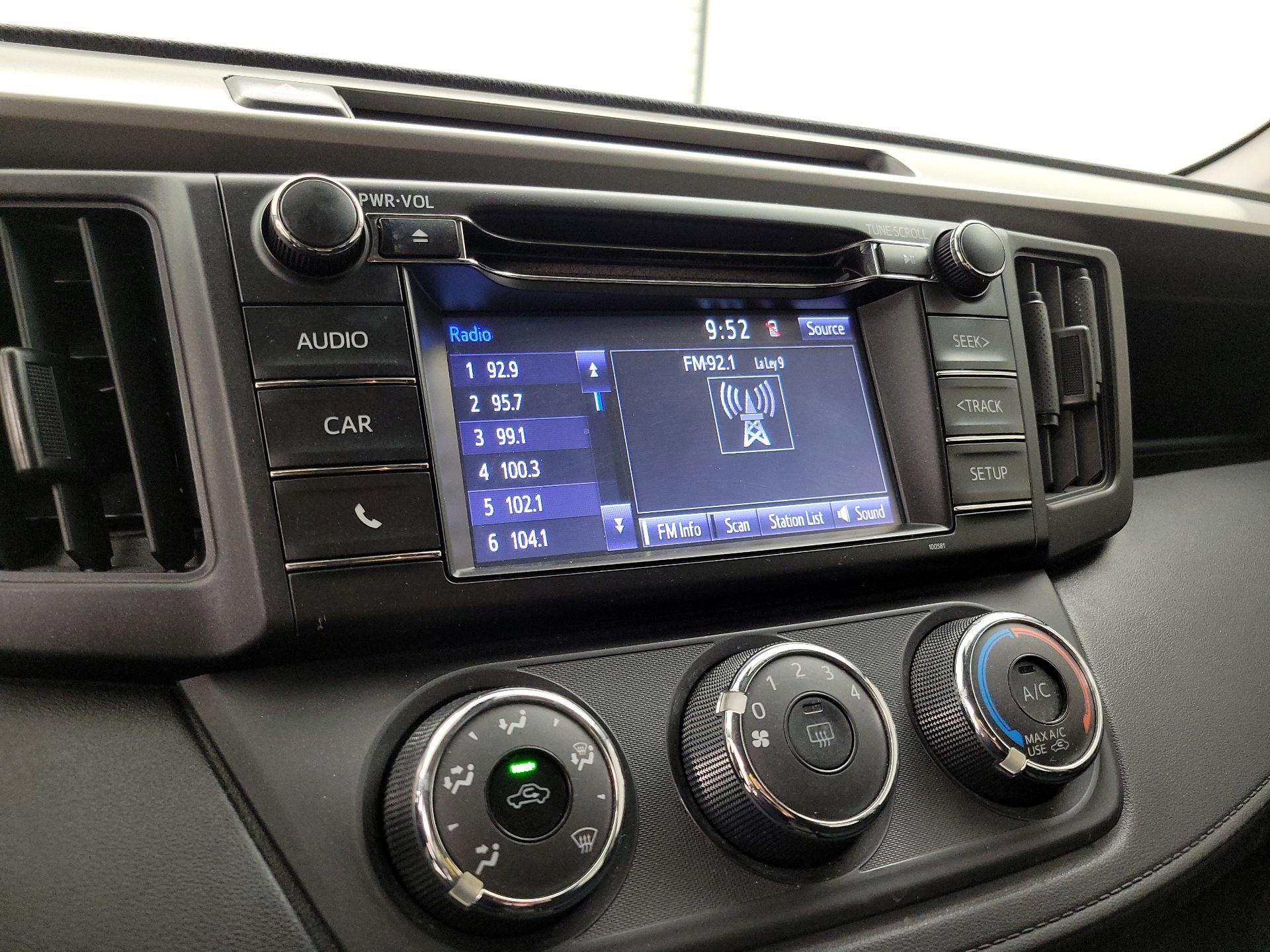 Thumbnail: 2018 Toyota RAV4 - 15