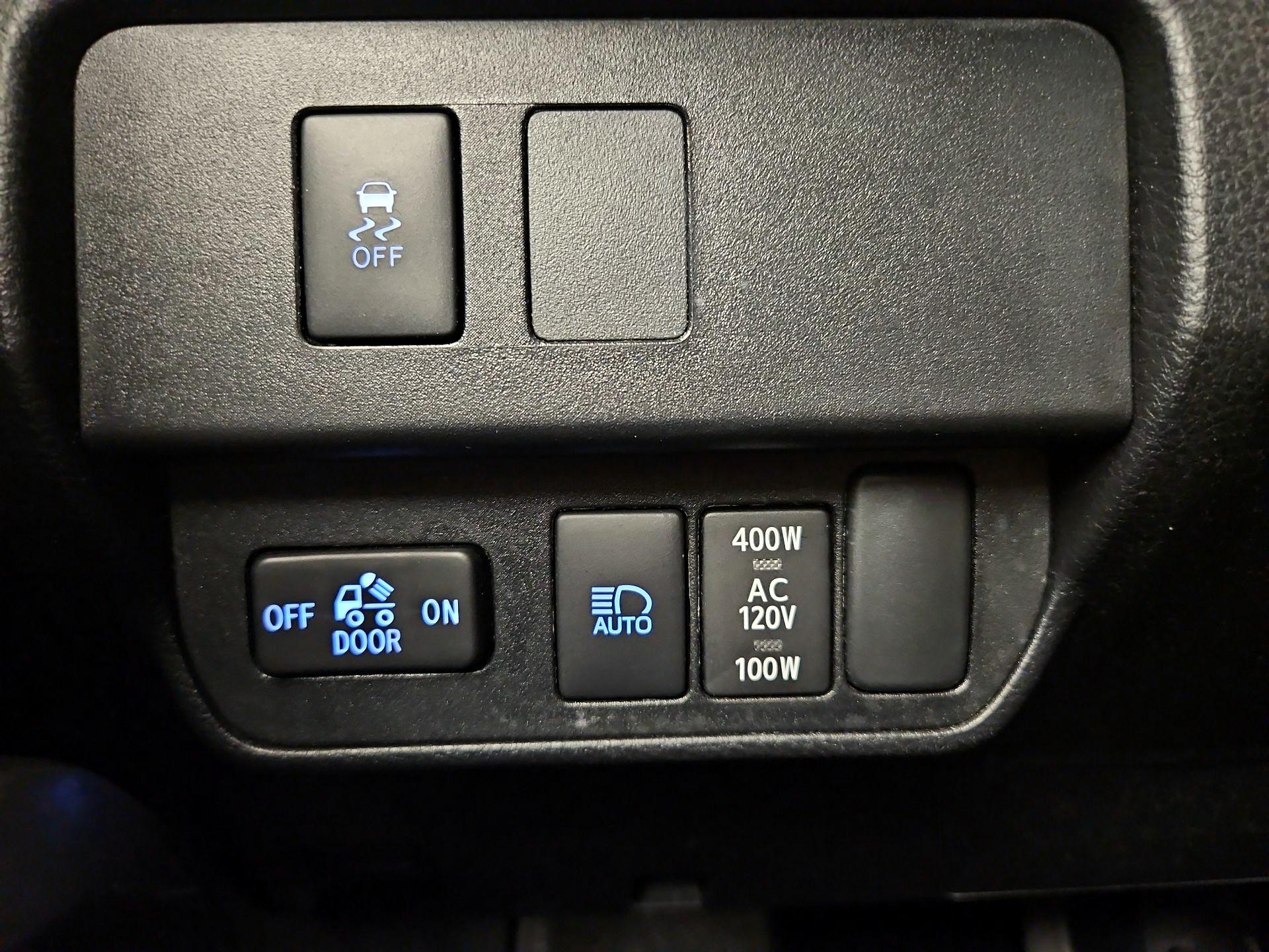 Thumbnail: 2023 Toyota Tacoma - 13