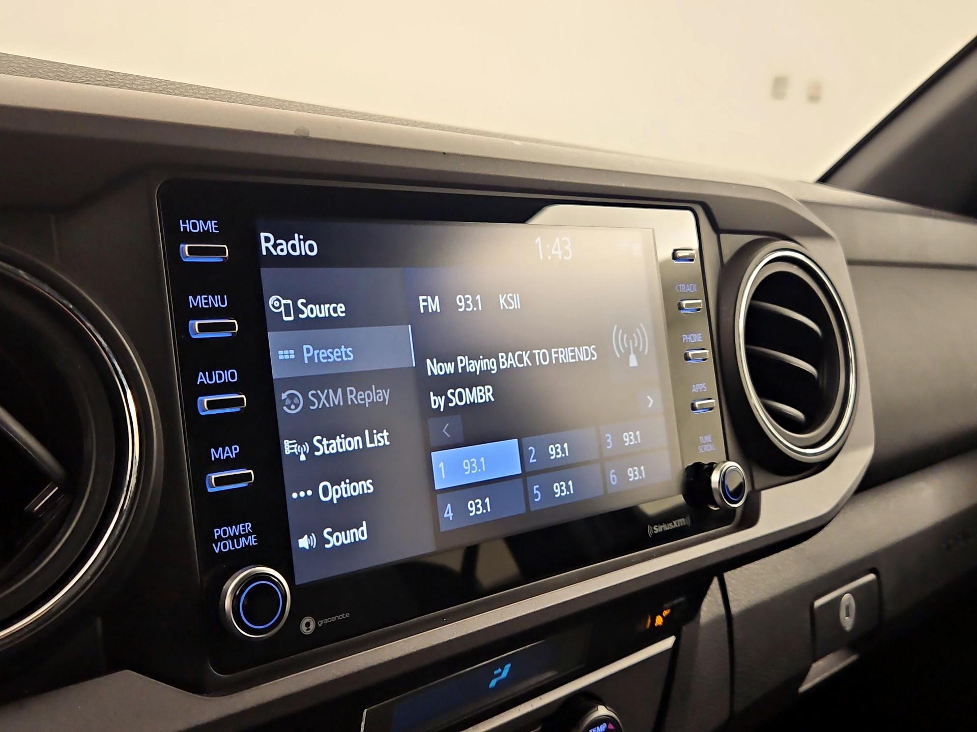 Thumbnail: 2023 Toyota Tacoma - 15