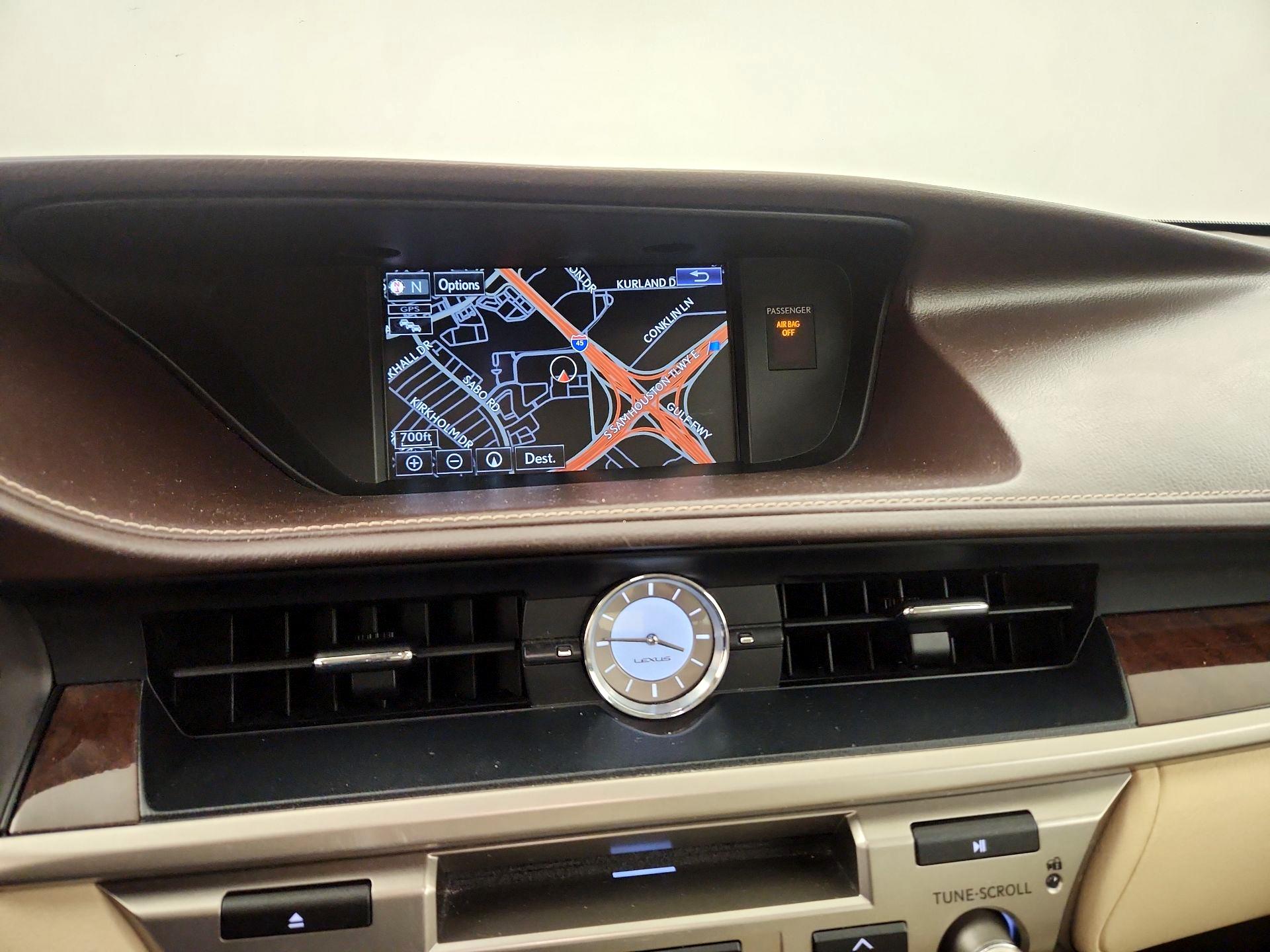 Thumbnail: 2016 Lexus ES - 14