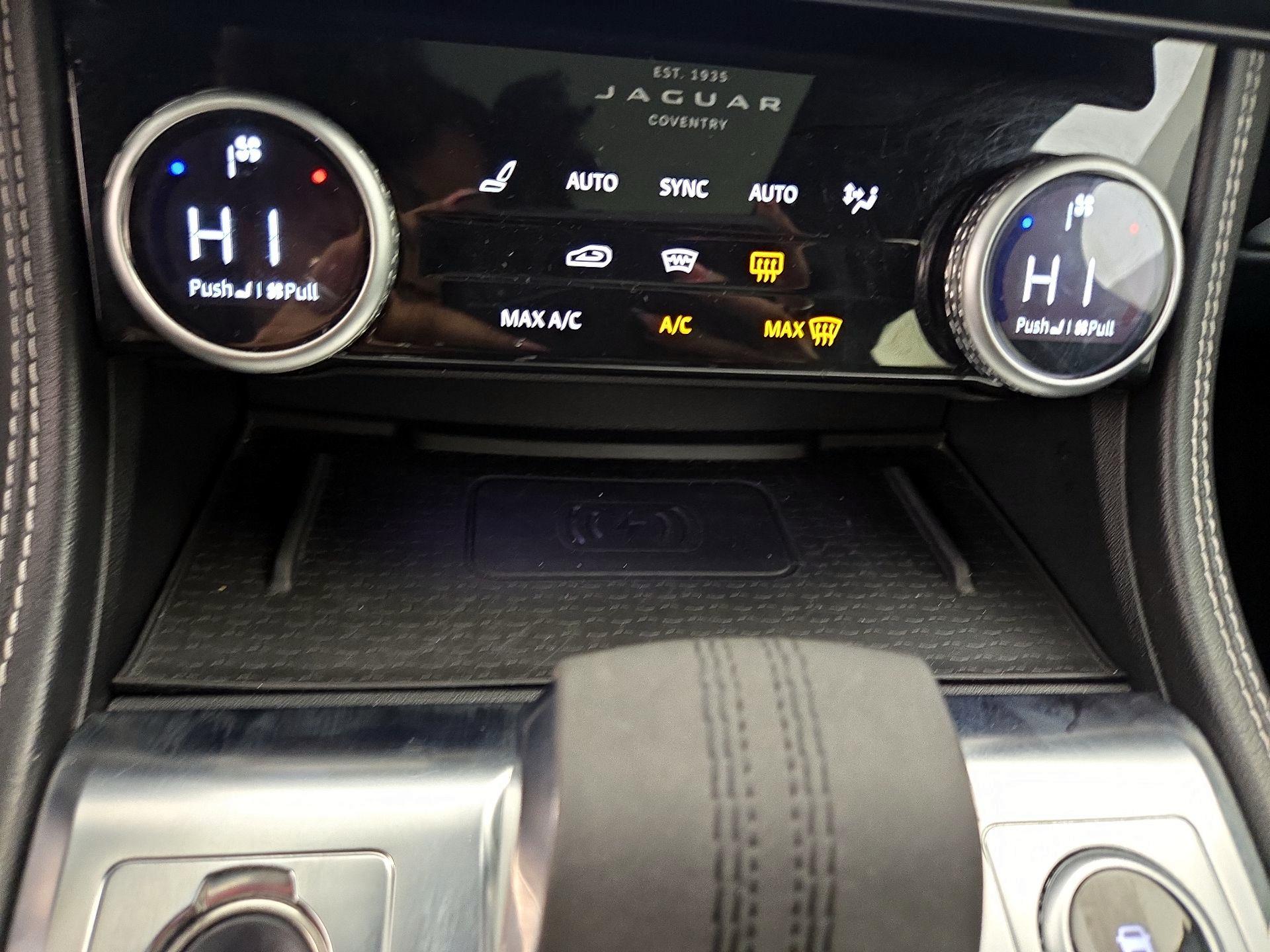 Thumbnail: 2024 Jaguar F-Pace - 19