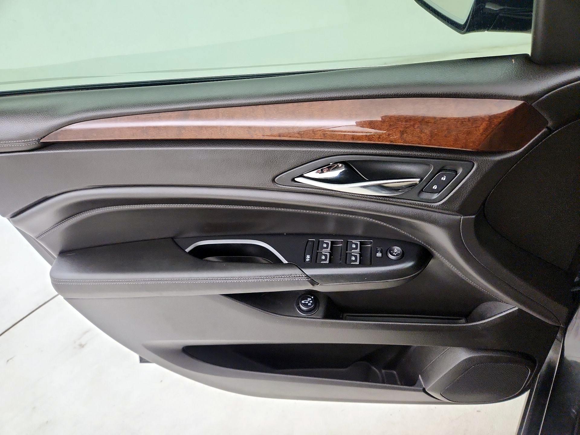 Thumbnail: 2016 Cadillac SRX - 12