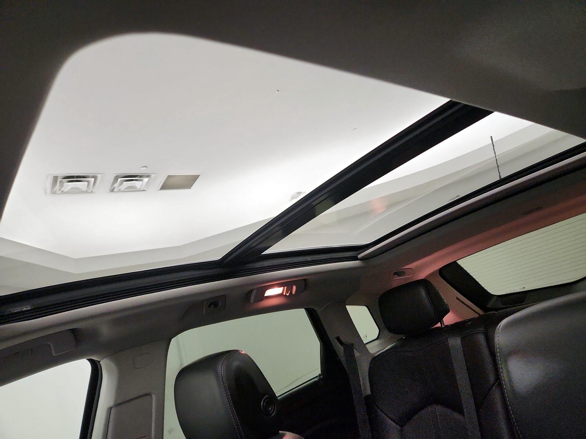 Thumbnail: 2016 Cadillac SRX - 19