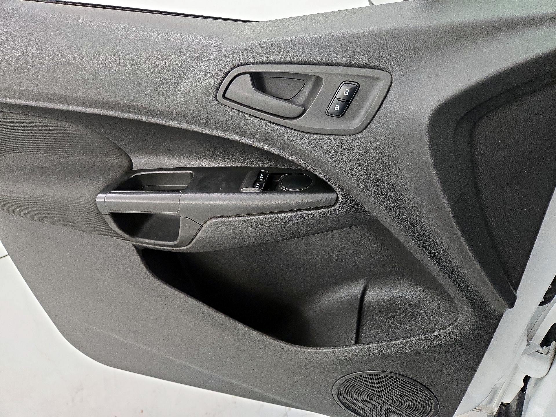 Thumbnail: 2017 Ford Transit Series - 12