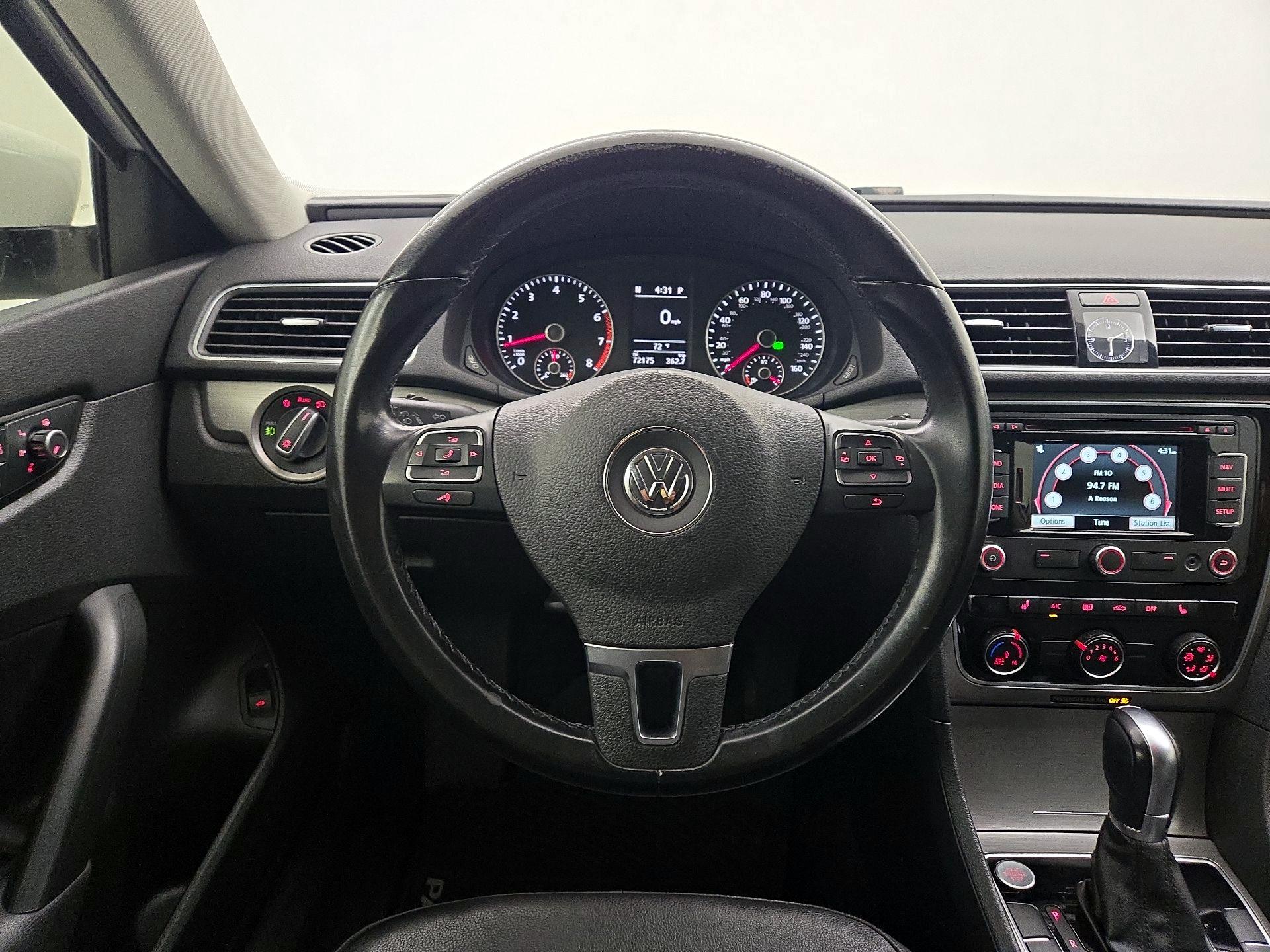 Thumbnail: 2015 Volkswagen Passat - 10