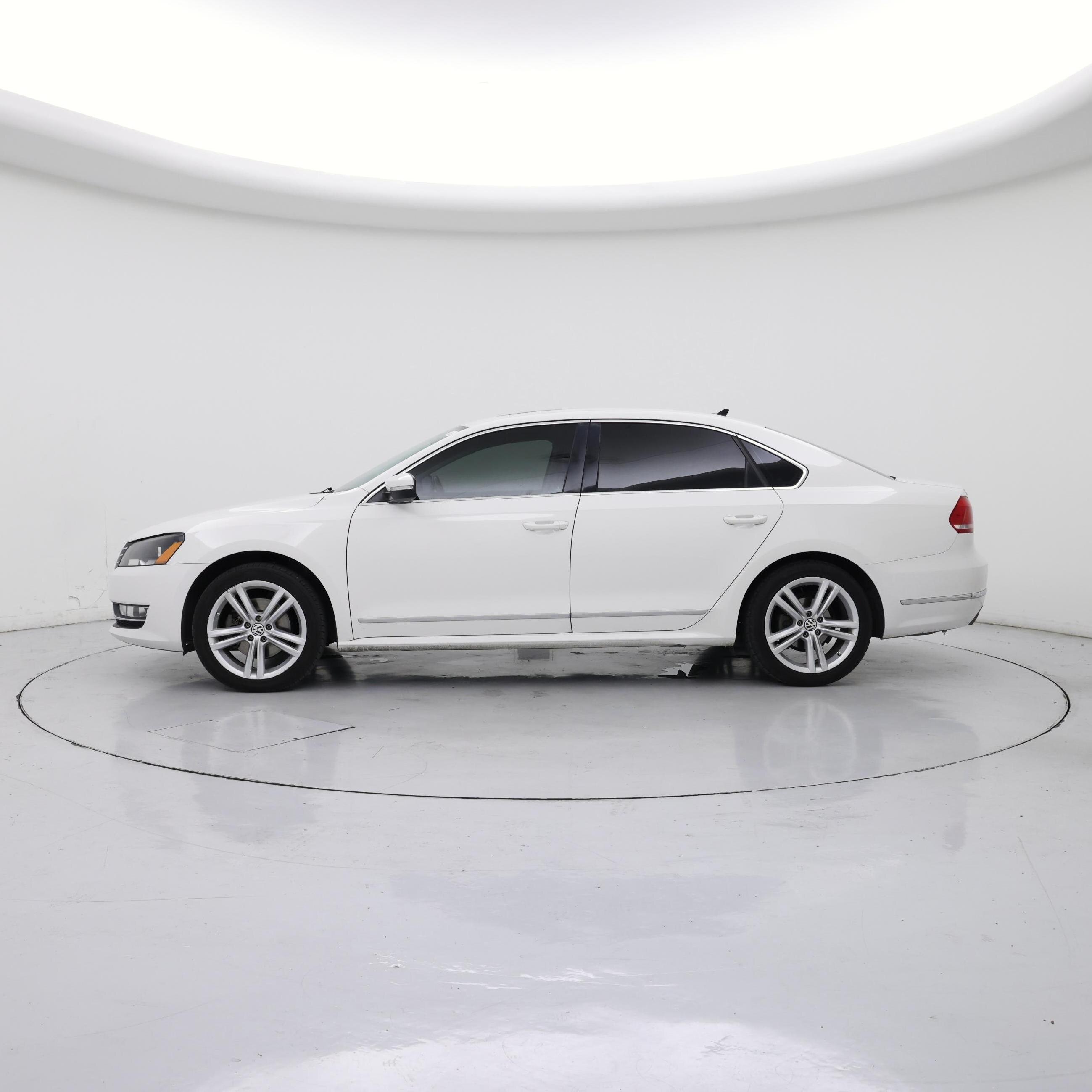 Thumbnail: 2015 Volkswagen Passat - 3