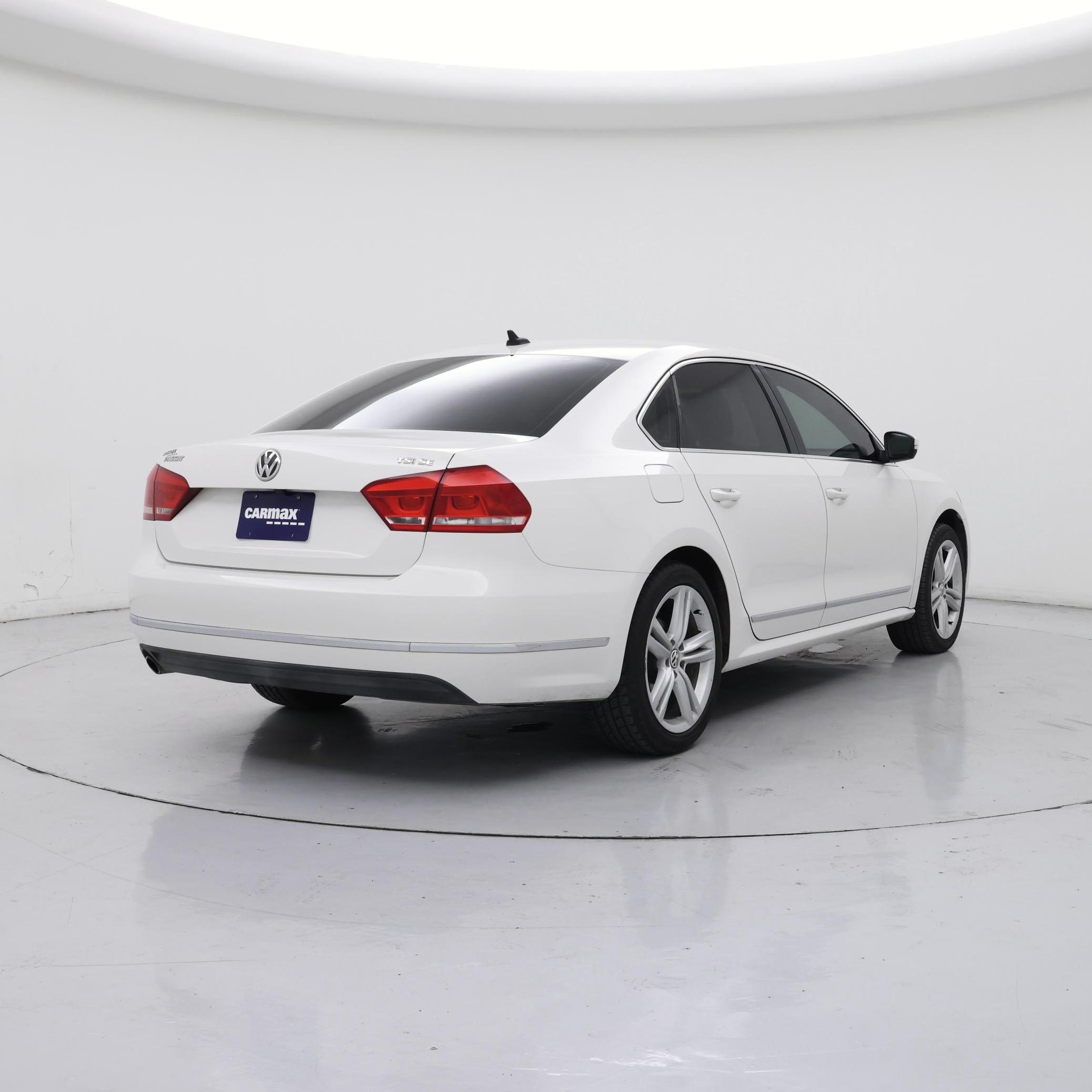 Thumbnail: 2015 Volkswagen Passat - 8