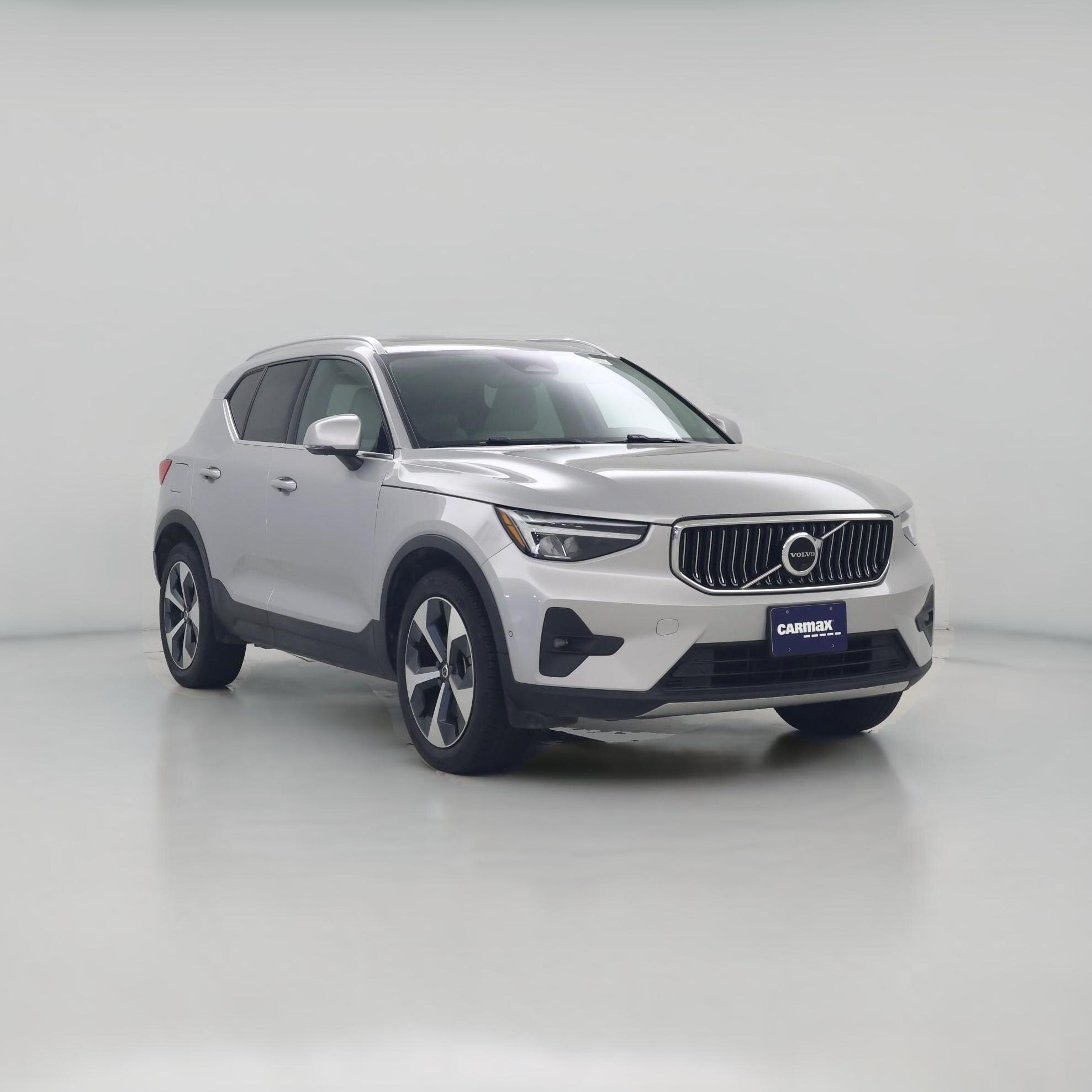 Thumbnail: 2023 Volvo XC40 - 1