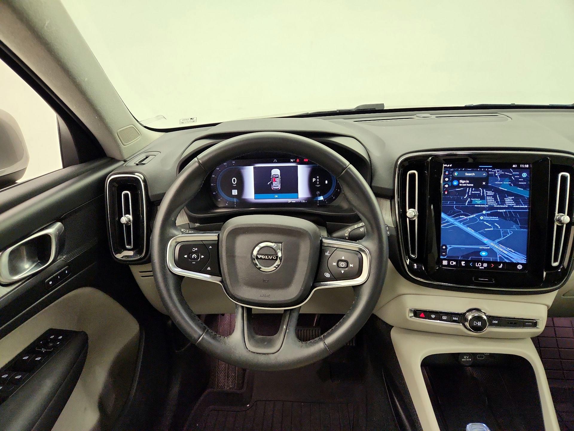 Thumbnail: 2023 Volvo XC40 - 10