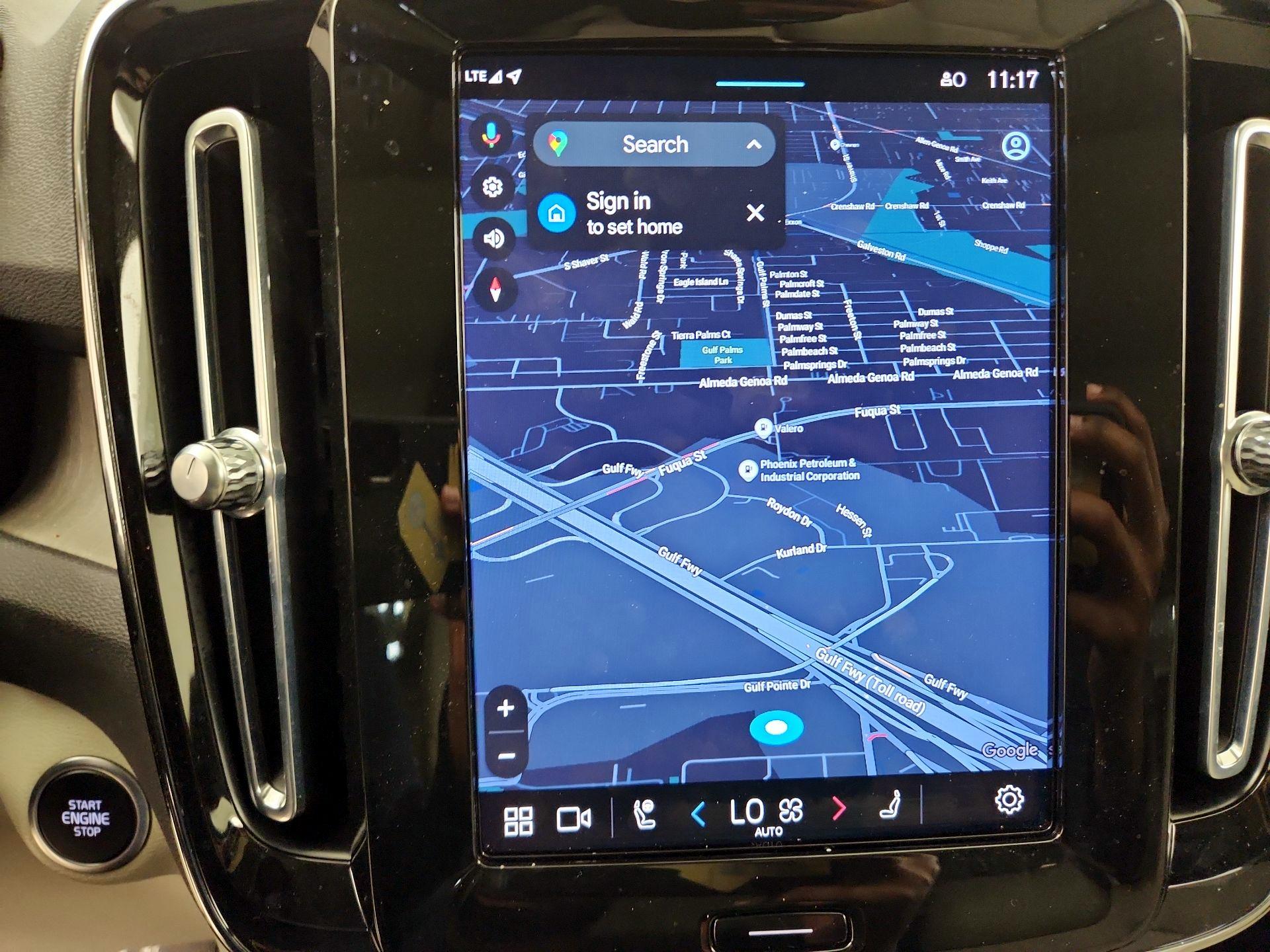 Thumbnail: 2023 Volvo XC40 - 14