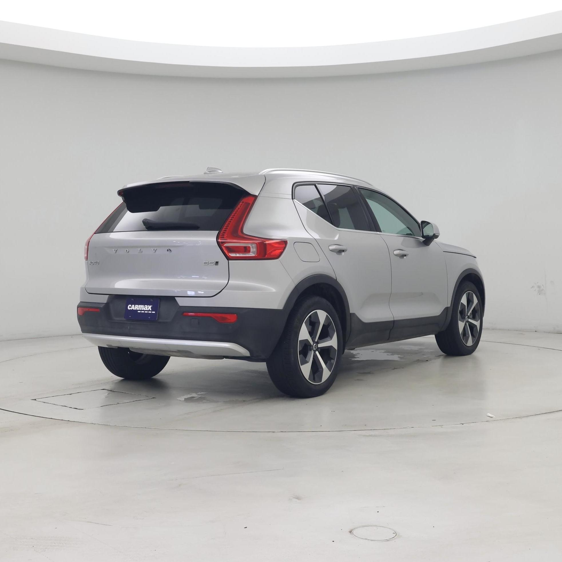 Thumbnail: 2023 Volvo XC40 - 8