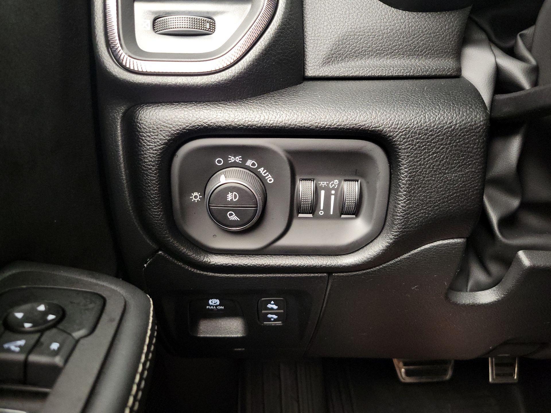 Thumbnail: 2026 RAM 1500 - 13