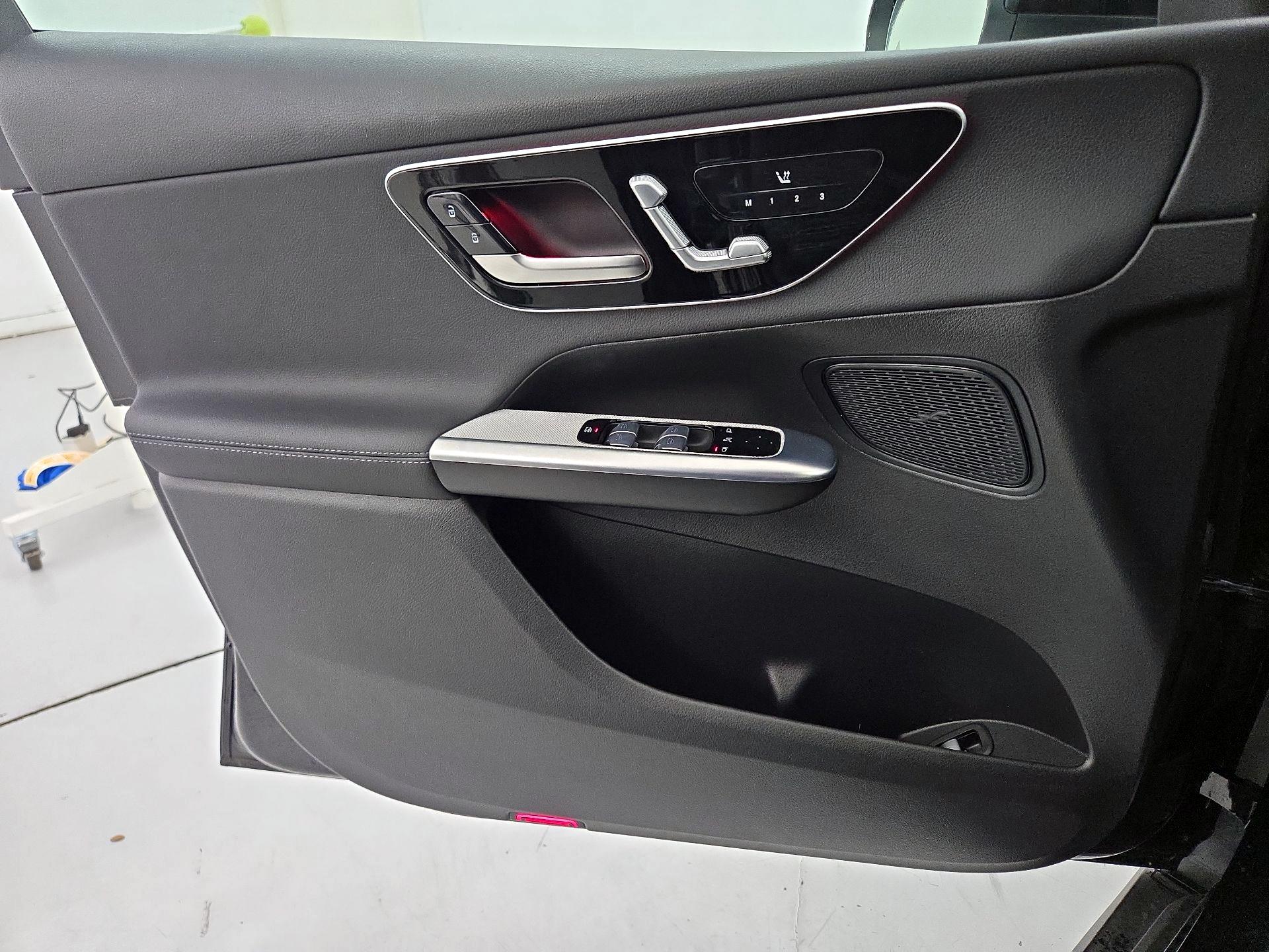 Thumbnail: 2025 Mercedes-Benz GLC - 12