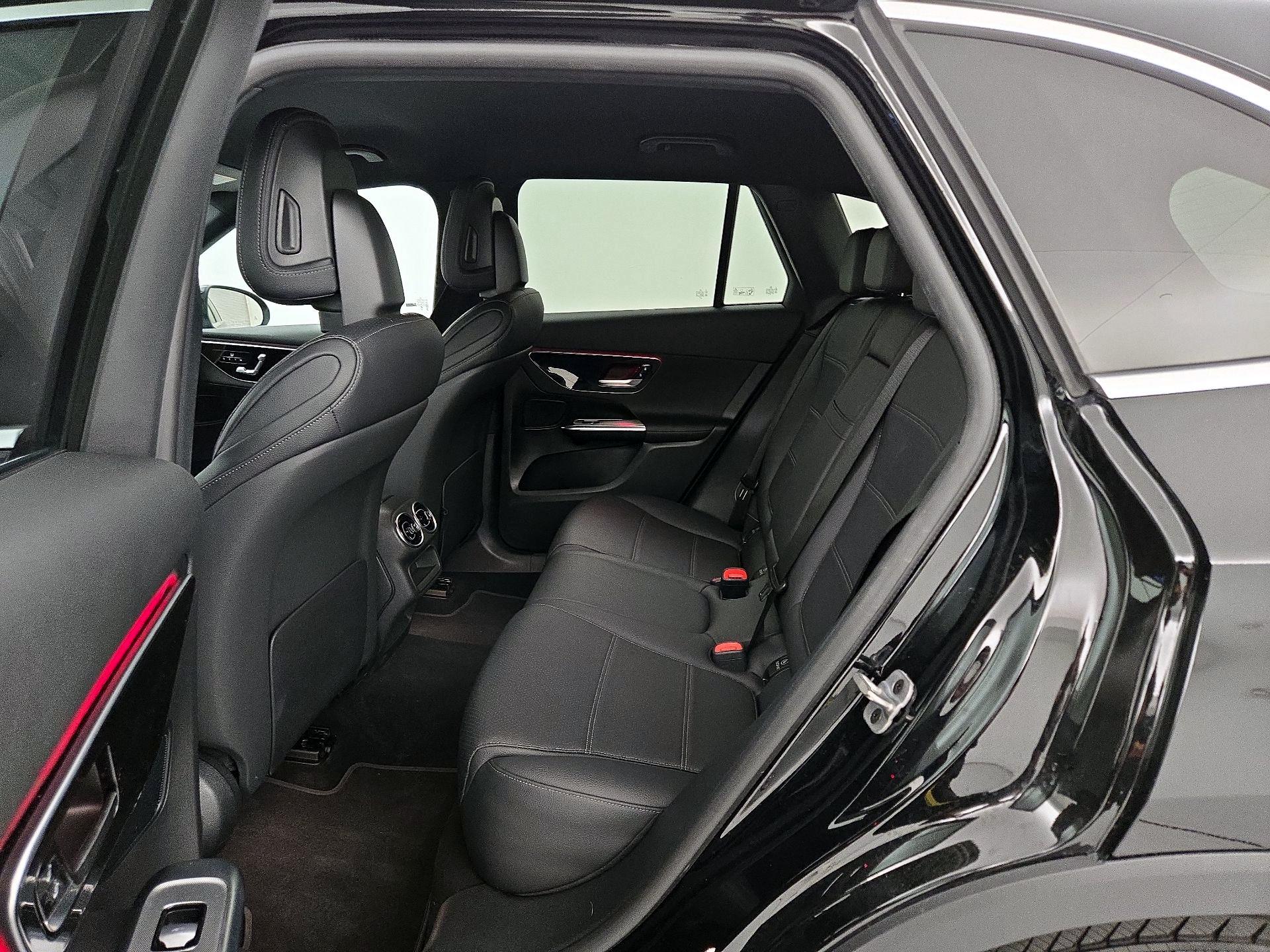 Thumbnail: 2025 Mercedes-Benz GLC - 20