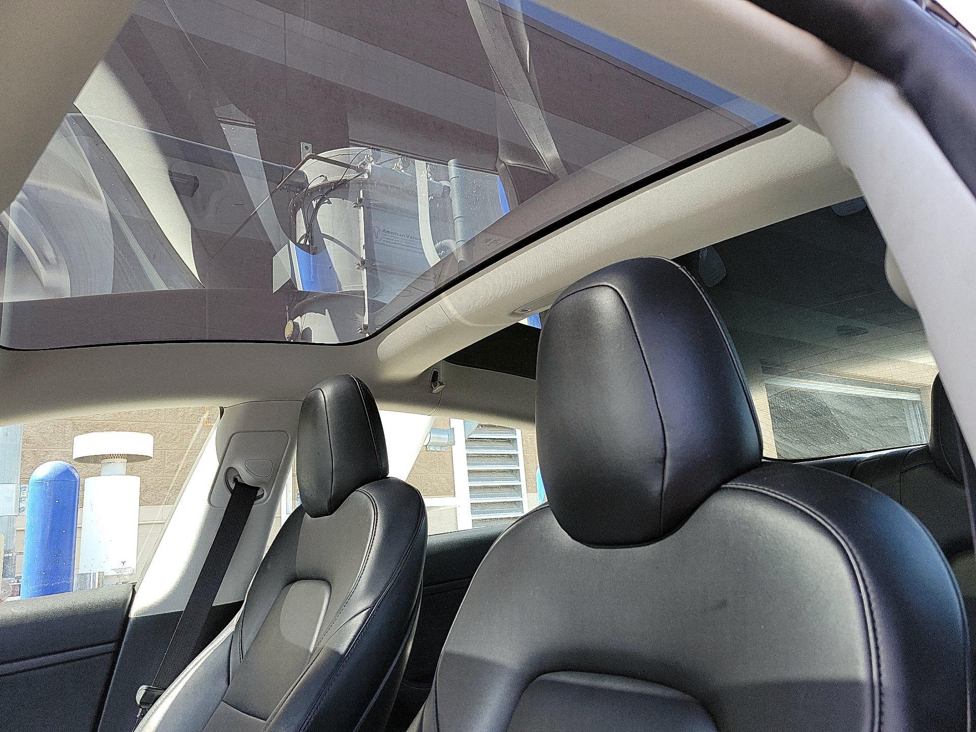 Thumbnail: 2020 Tesla Model 3 - 17