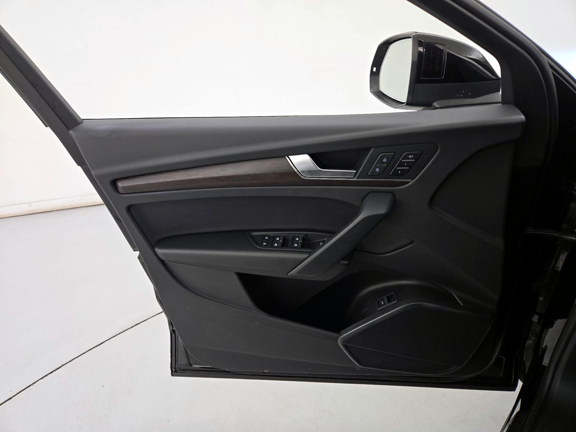 Thumbnail: 2023 Audi Q5 - 12