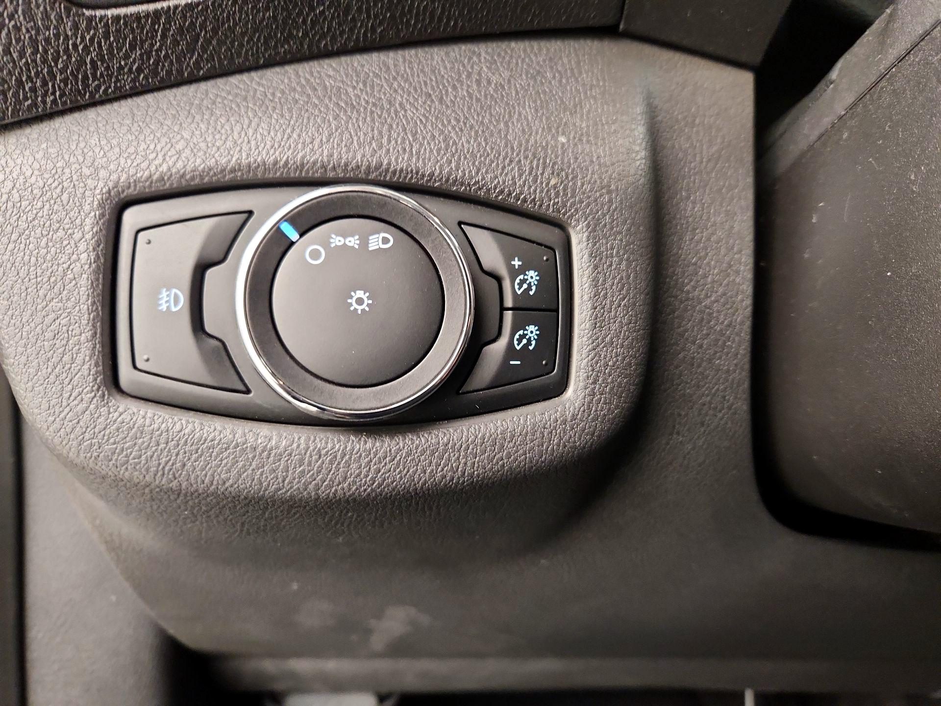 Thumbnail: 2016 Ford Transit Series - 13