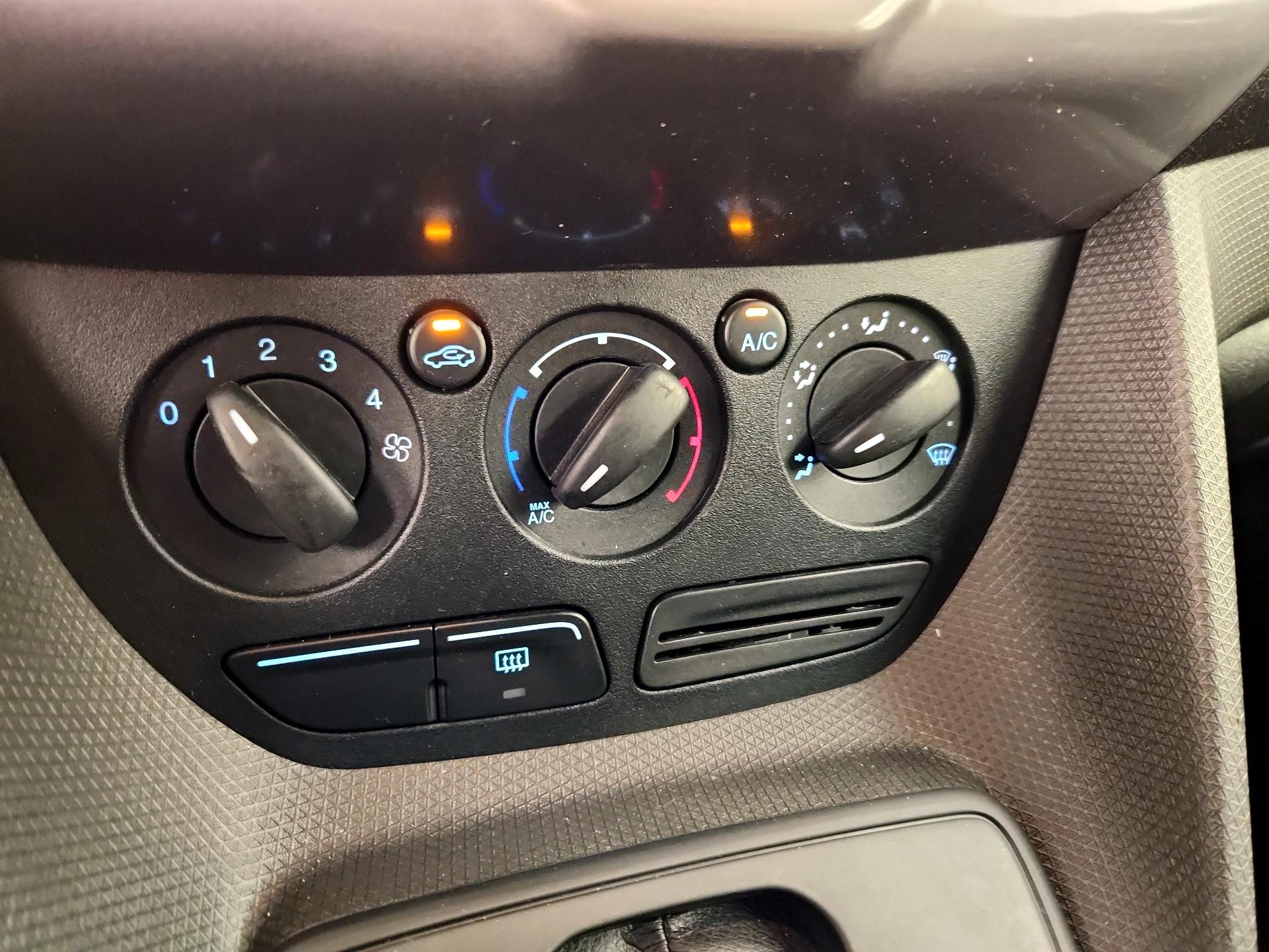 Thumbnail: 2016 Ford Transit Series - 16