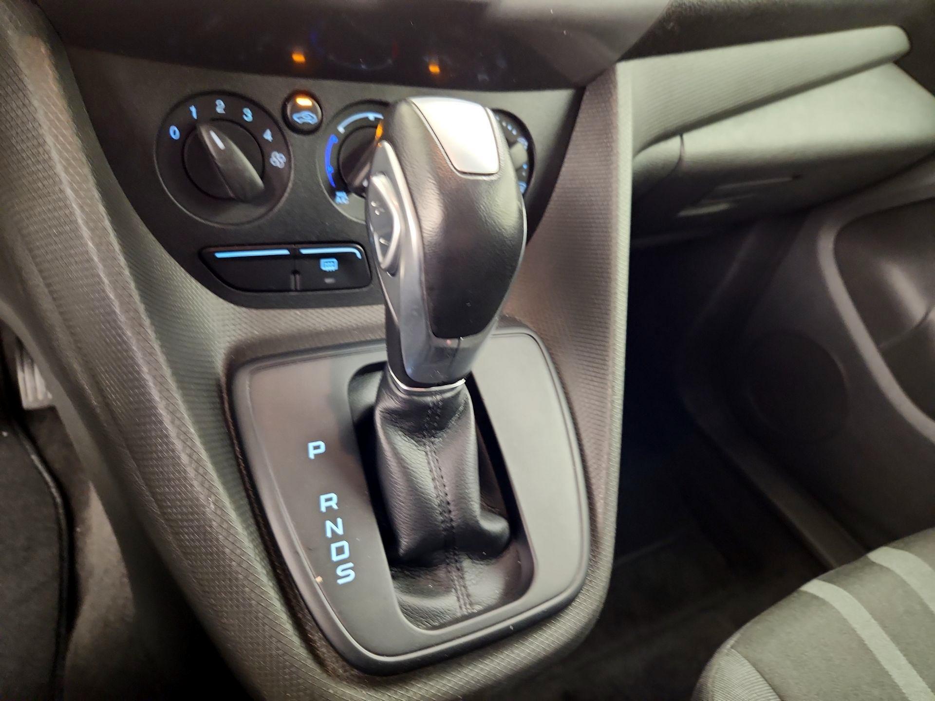 Thumbnail: 2016 Ford Transit Series - 17