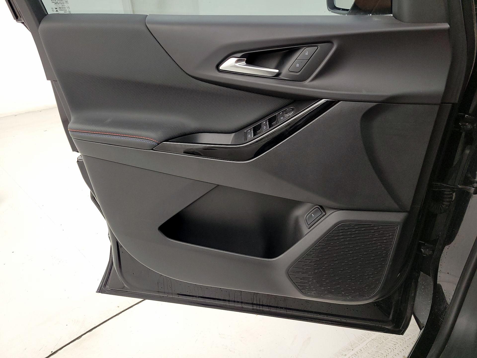 Thumbnail: 2025 Chevrolet Equinox - 10