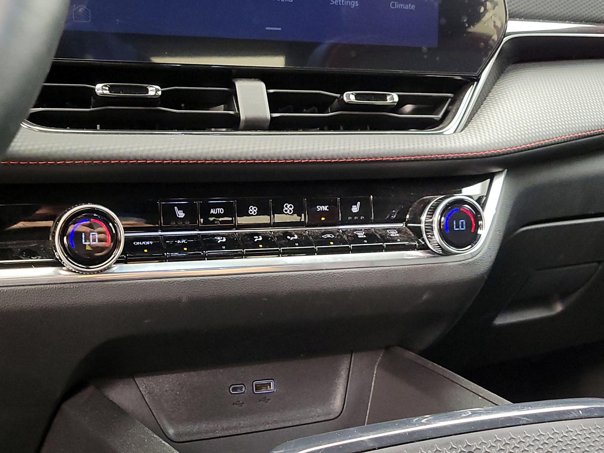 Thumbnail: 2025 Chevrolet Equinox - 15