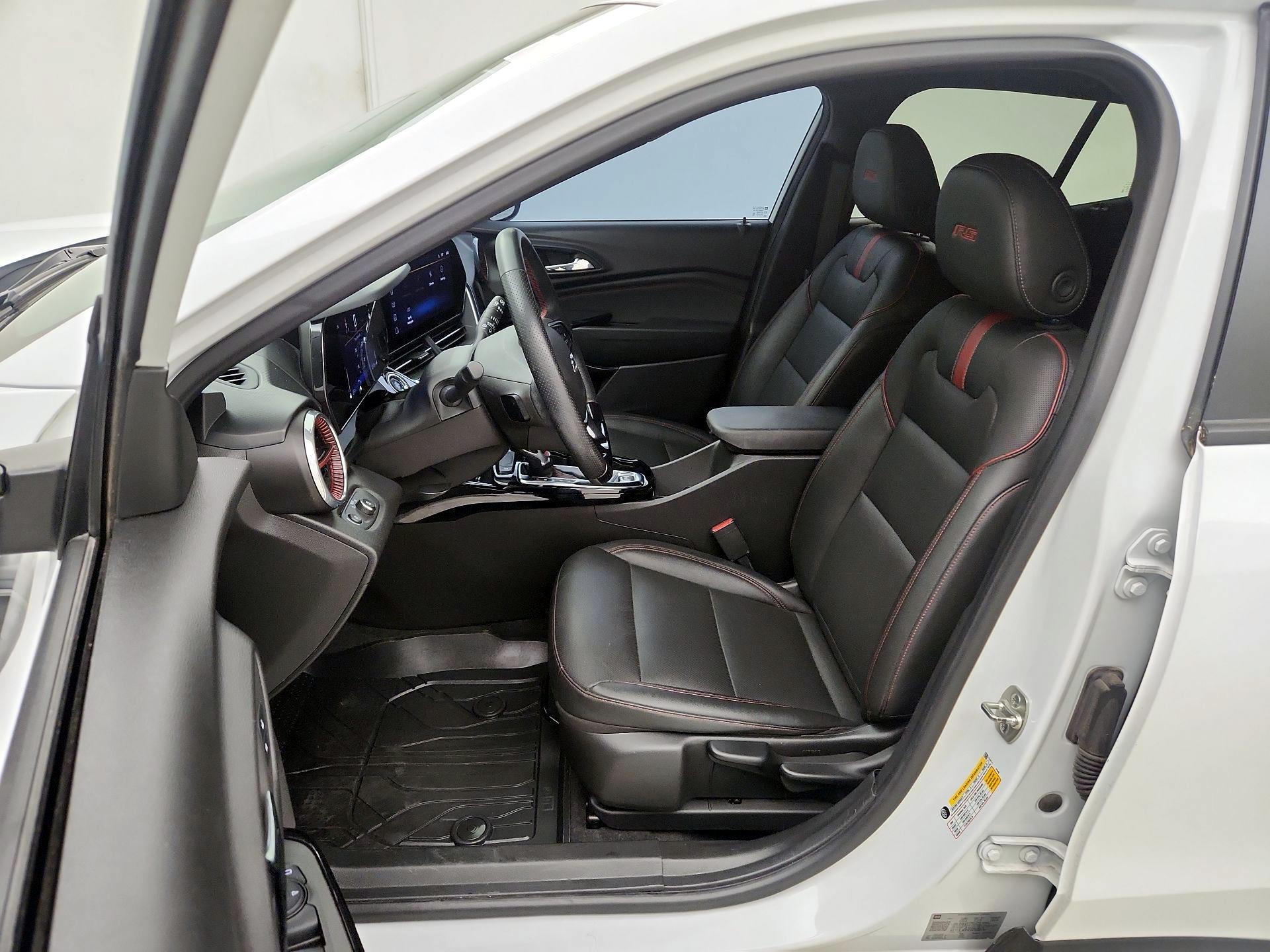 Thumbnail: 2025 Chevrolet Trax - 11