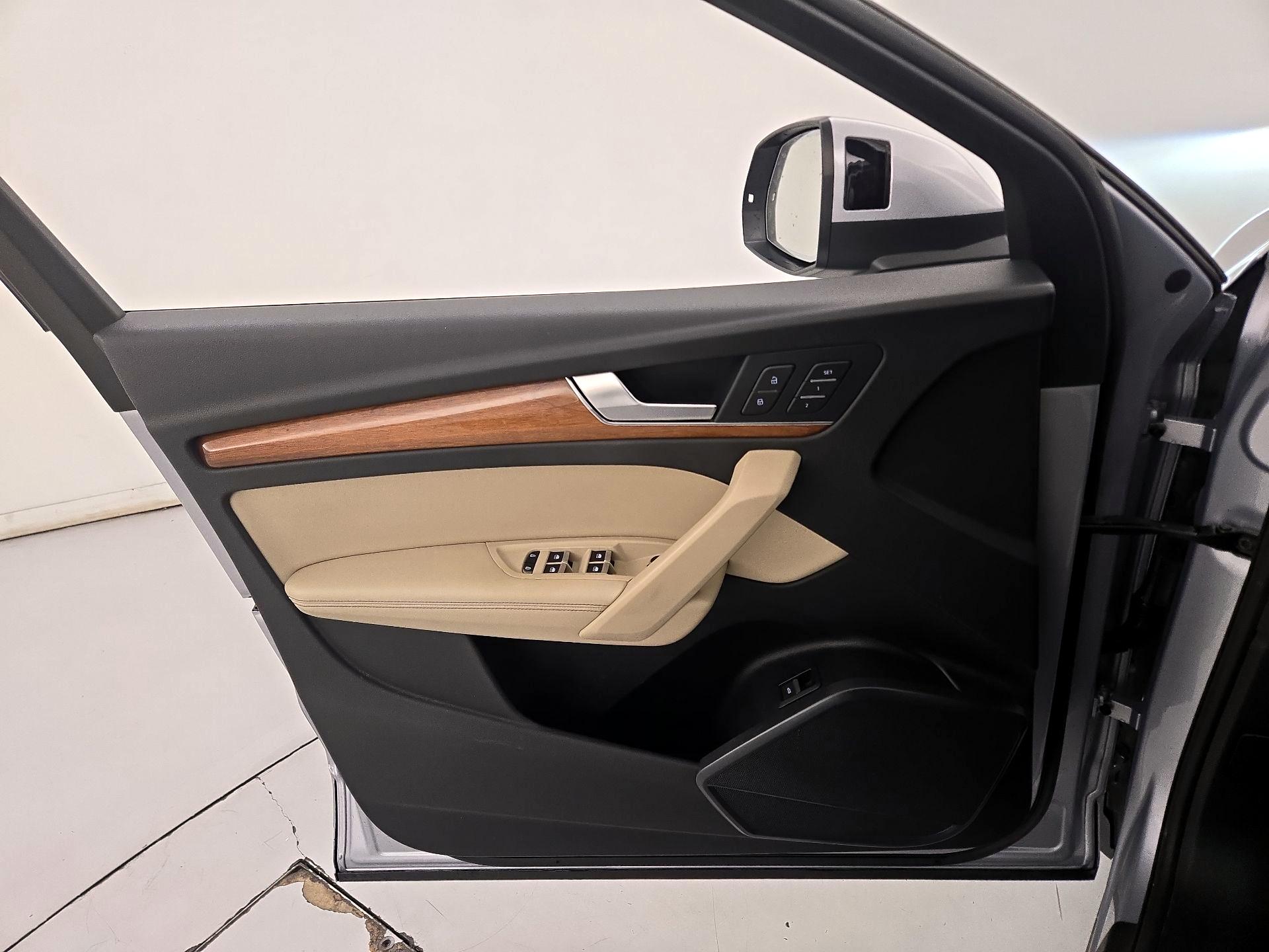 Thumbnail: 2022 Audi Q5 - 12