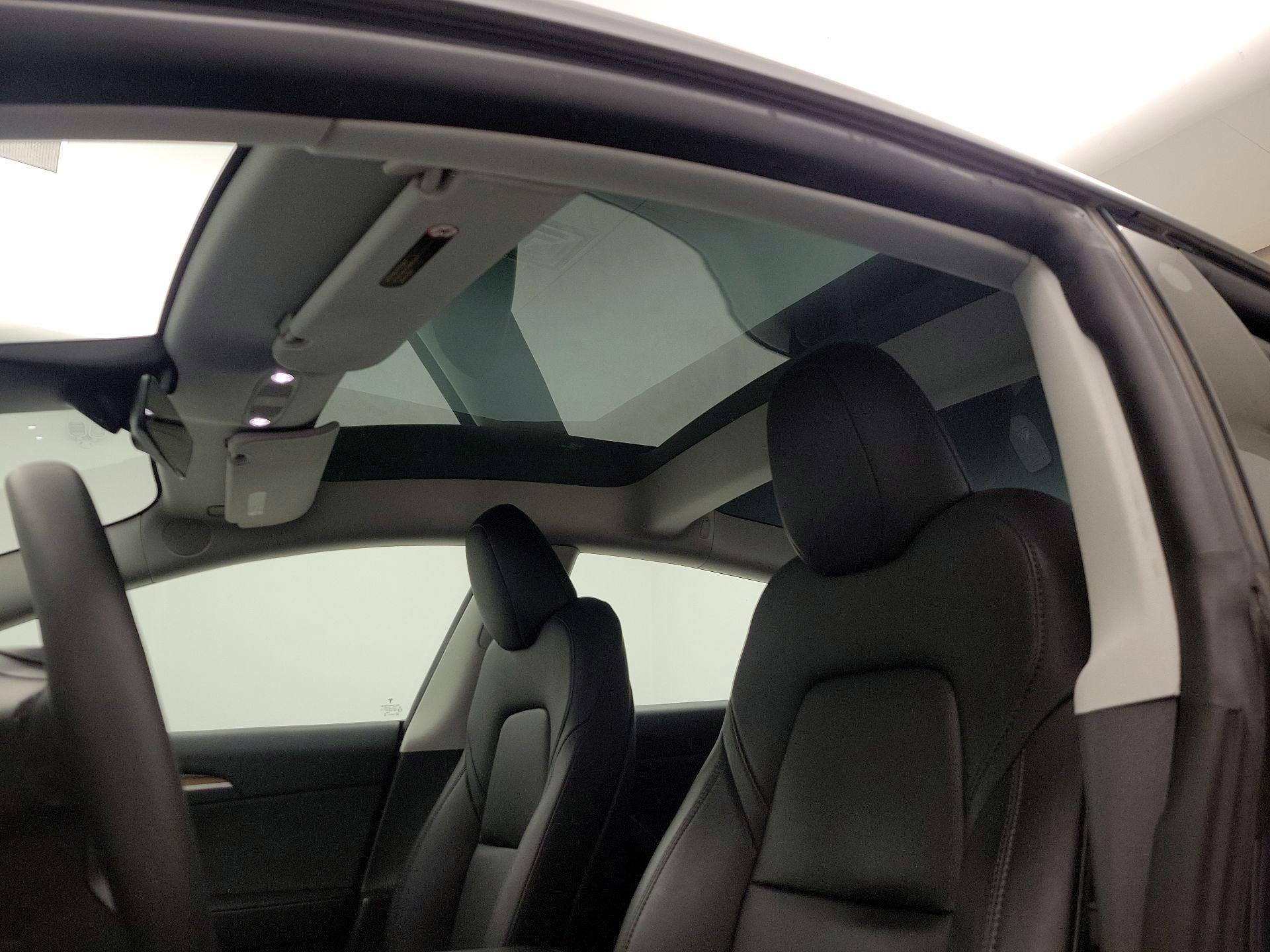 Thumbnail: 2023 Tesla Model 3 - 18