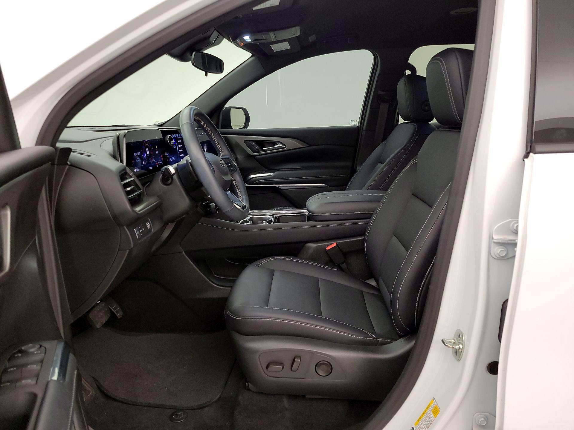 Thumbnail: 2025 Chevrolet Traverse - 9