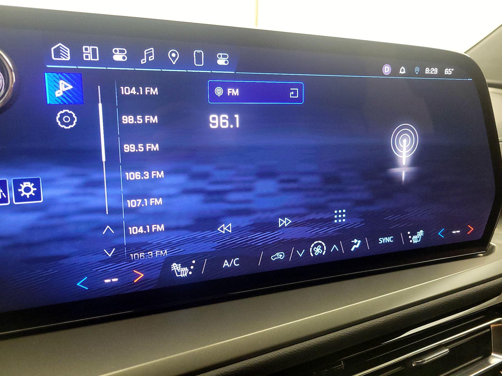 Thumbnail: 2025 Chevrolet Traverse - 14