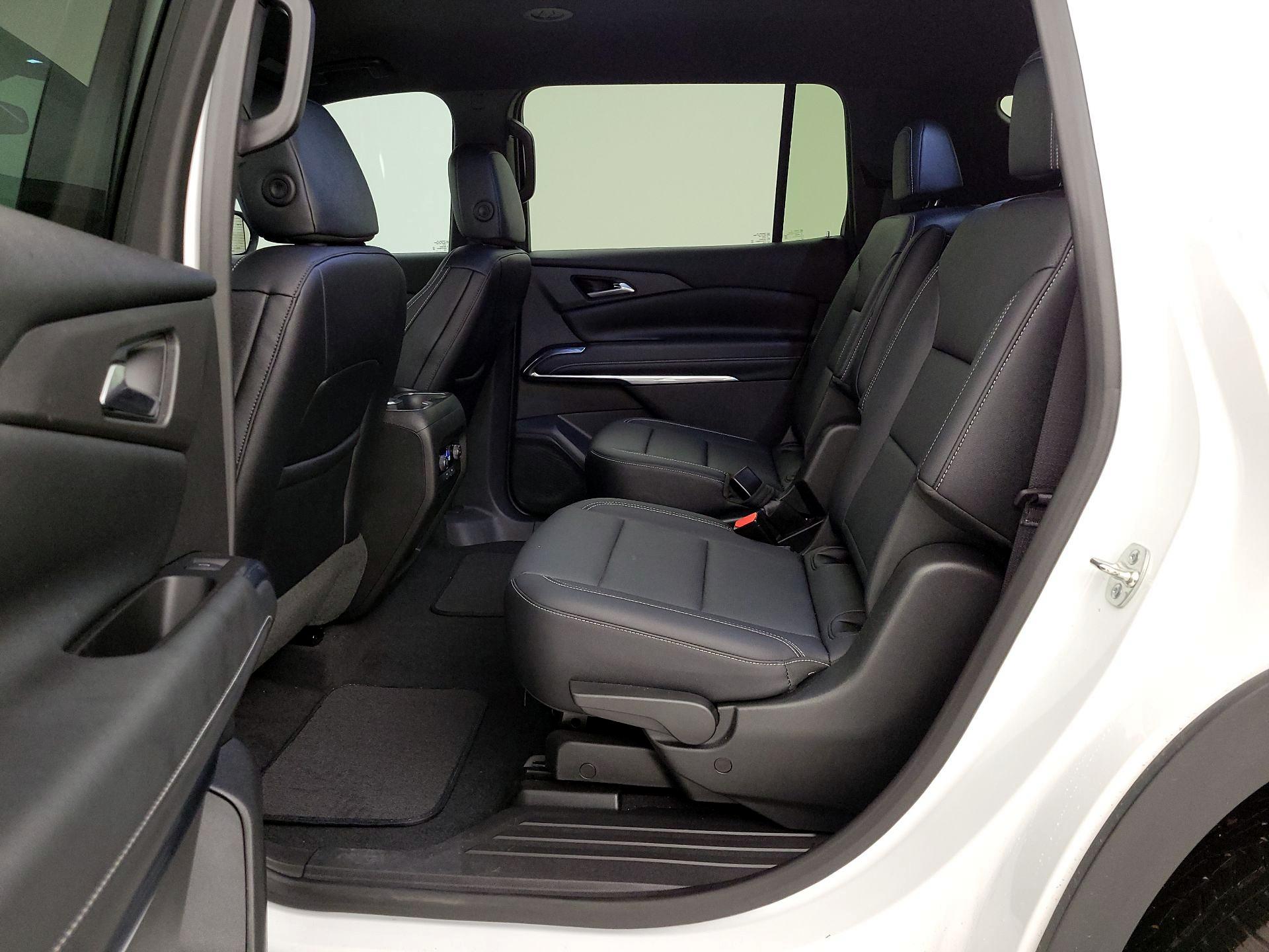 Thumbnail: 2025 Chevrolet Traverse - 18