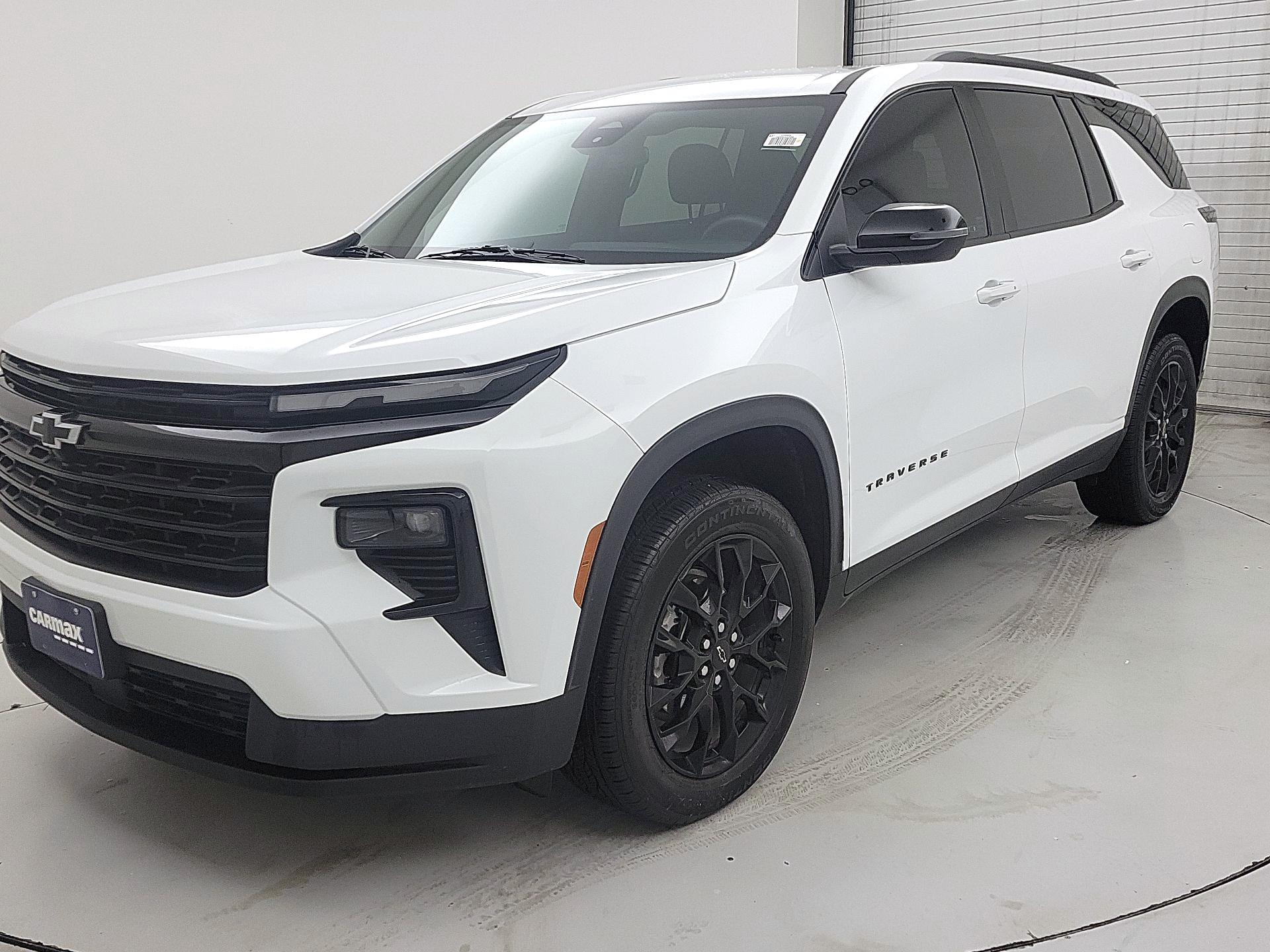 Thumbnail: 2025 Chevrolet Traverse - 3