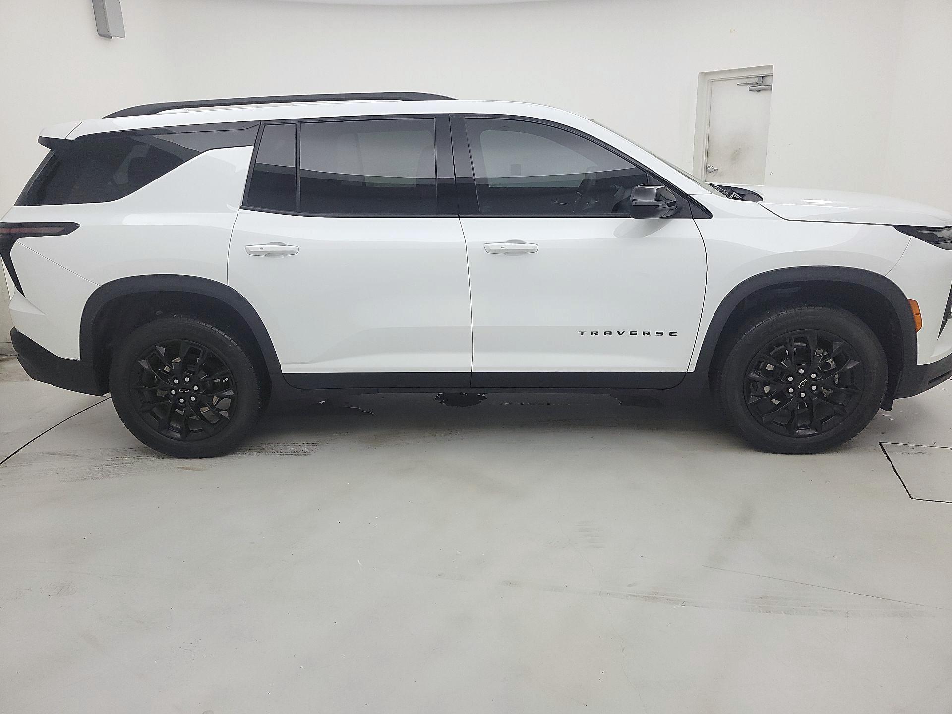 Thumbnail: 2025 Chevrolet Traverse - 4