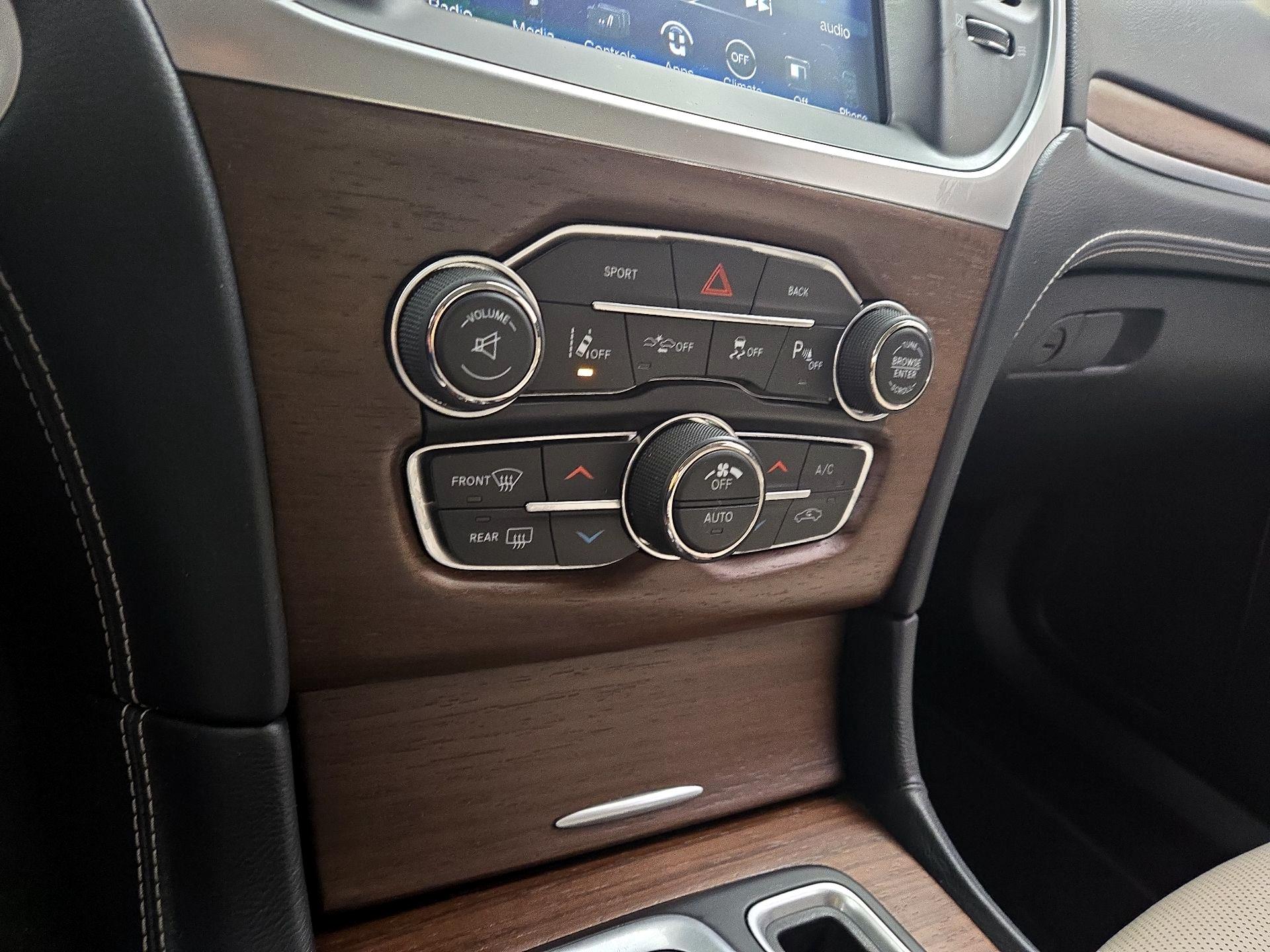 Thumbnail: 2016 Chrysler 300 - 17