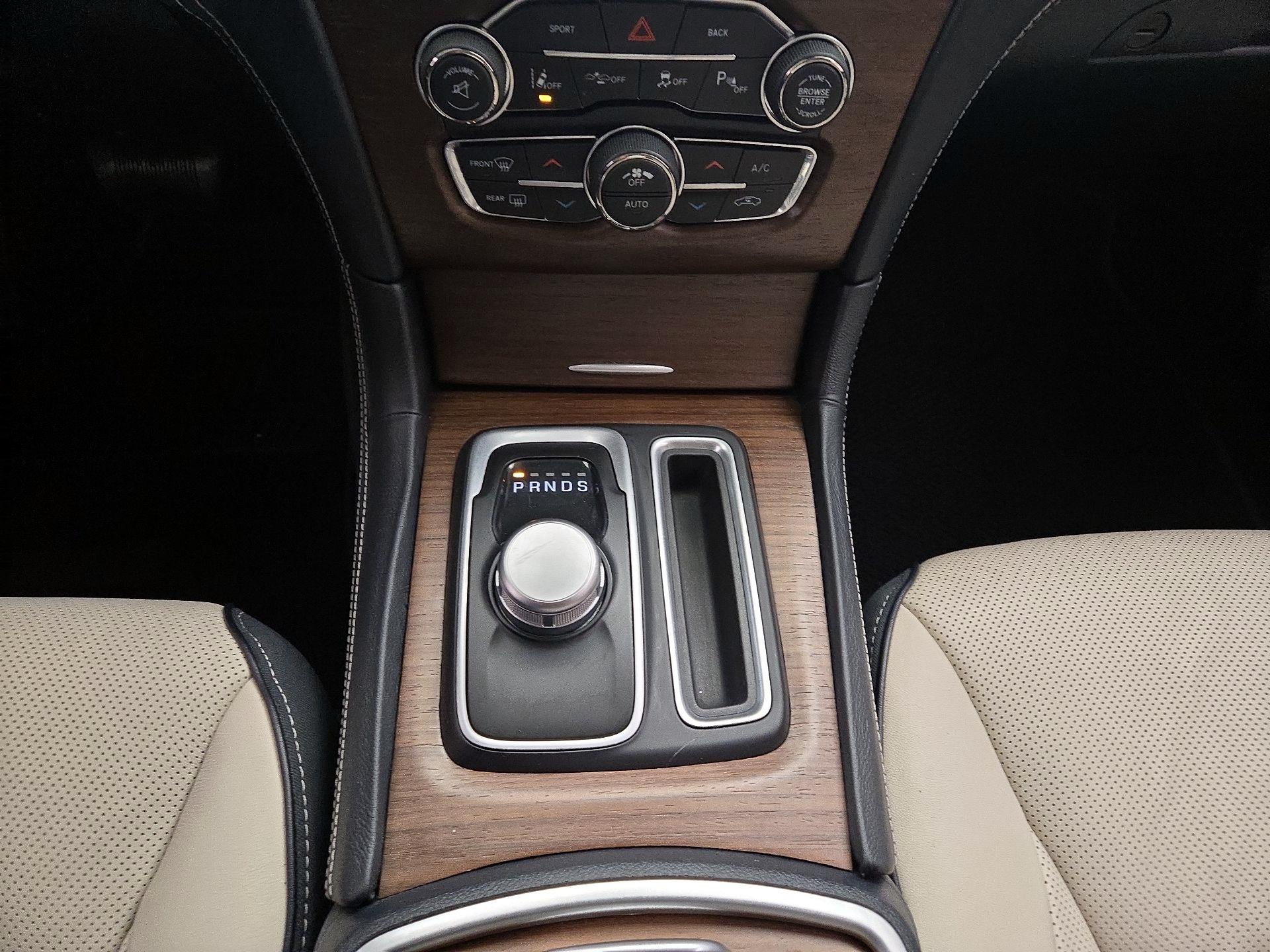 Thumbnail: 2016 Chrysler 300 - 18