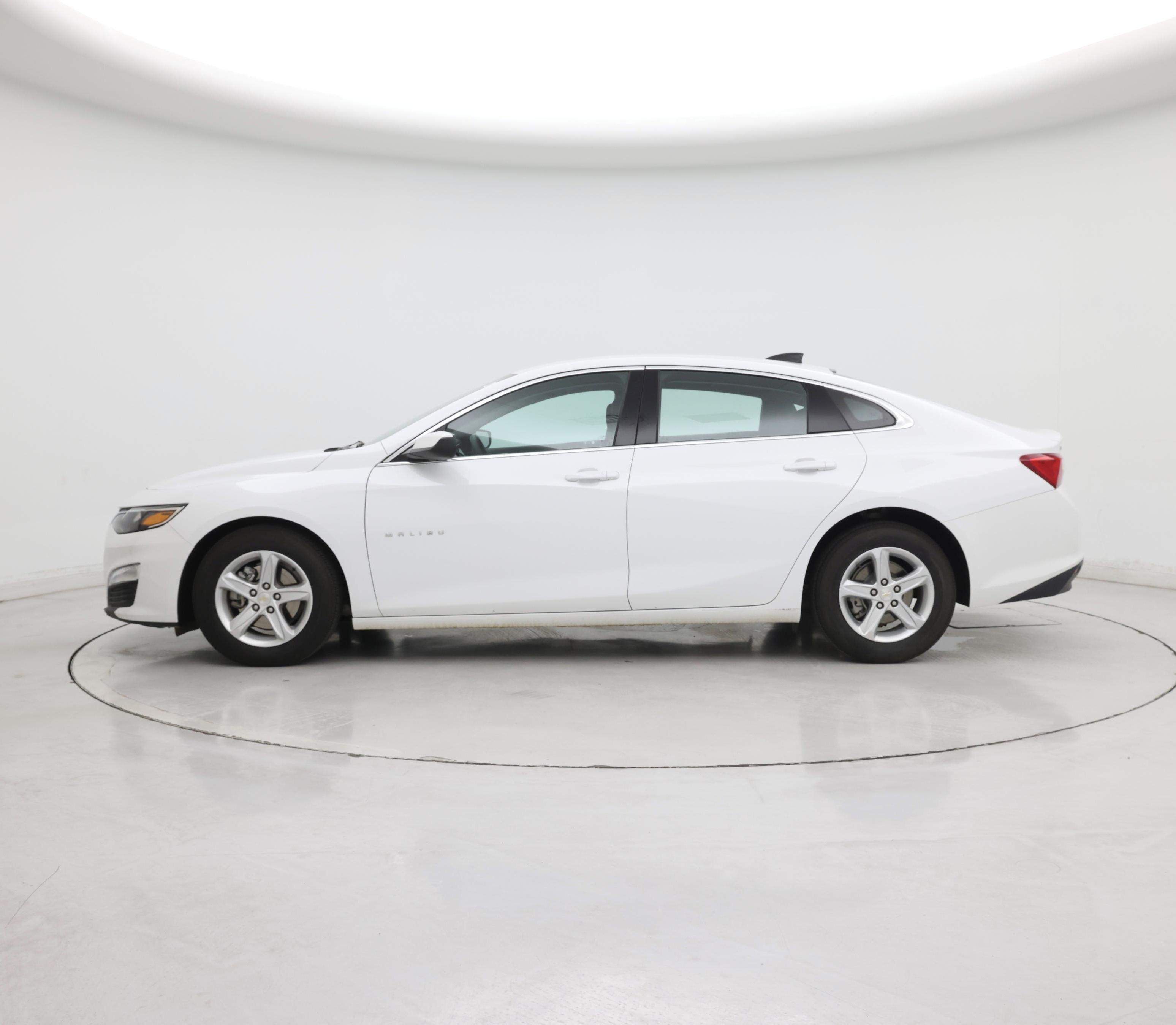 Thumbnail: 2024 Chevrolet Malibu - 3