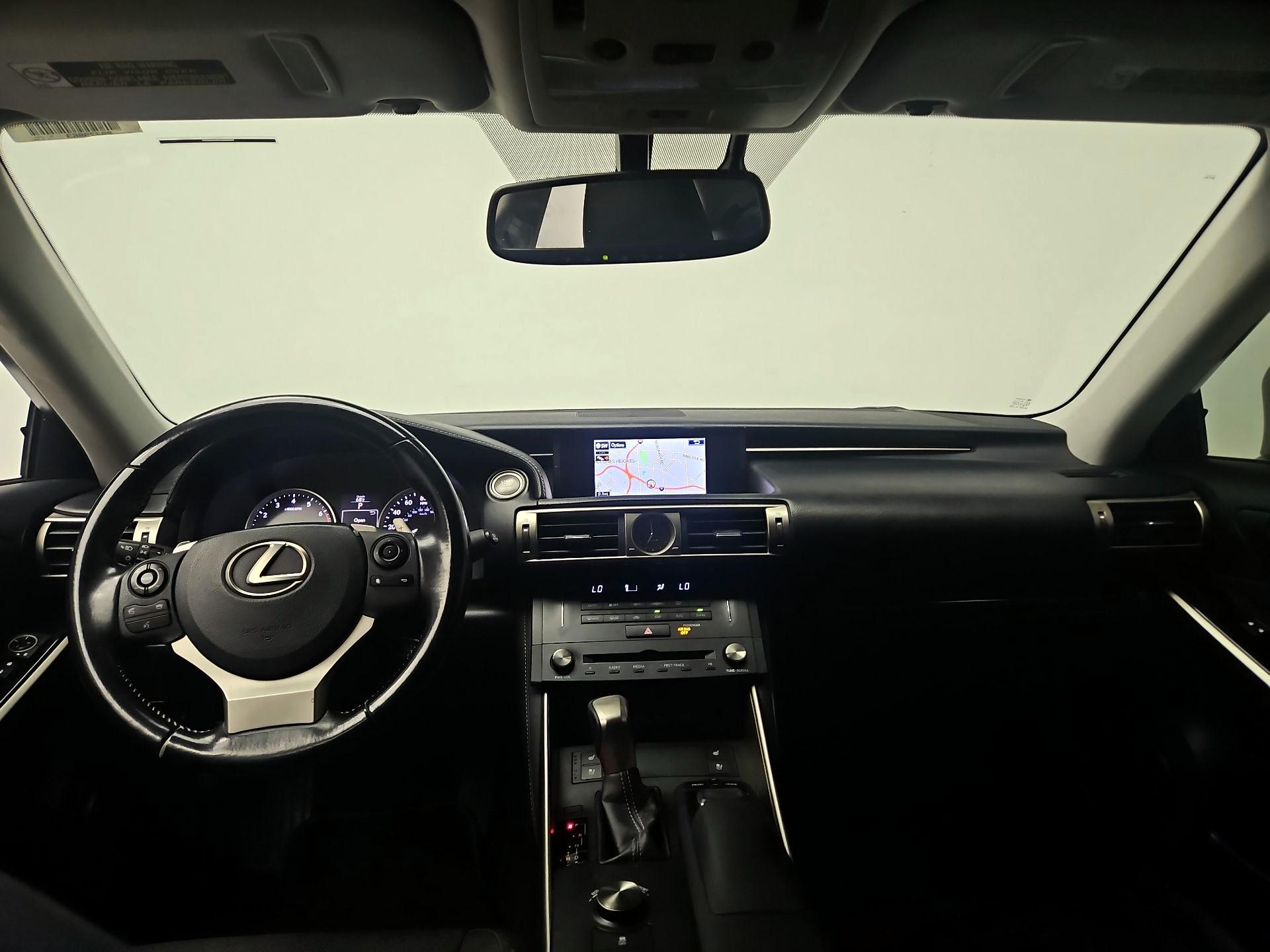 Thumbnail: 2016 Lexus IS - 9