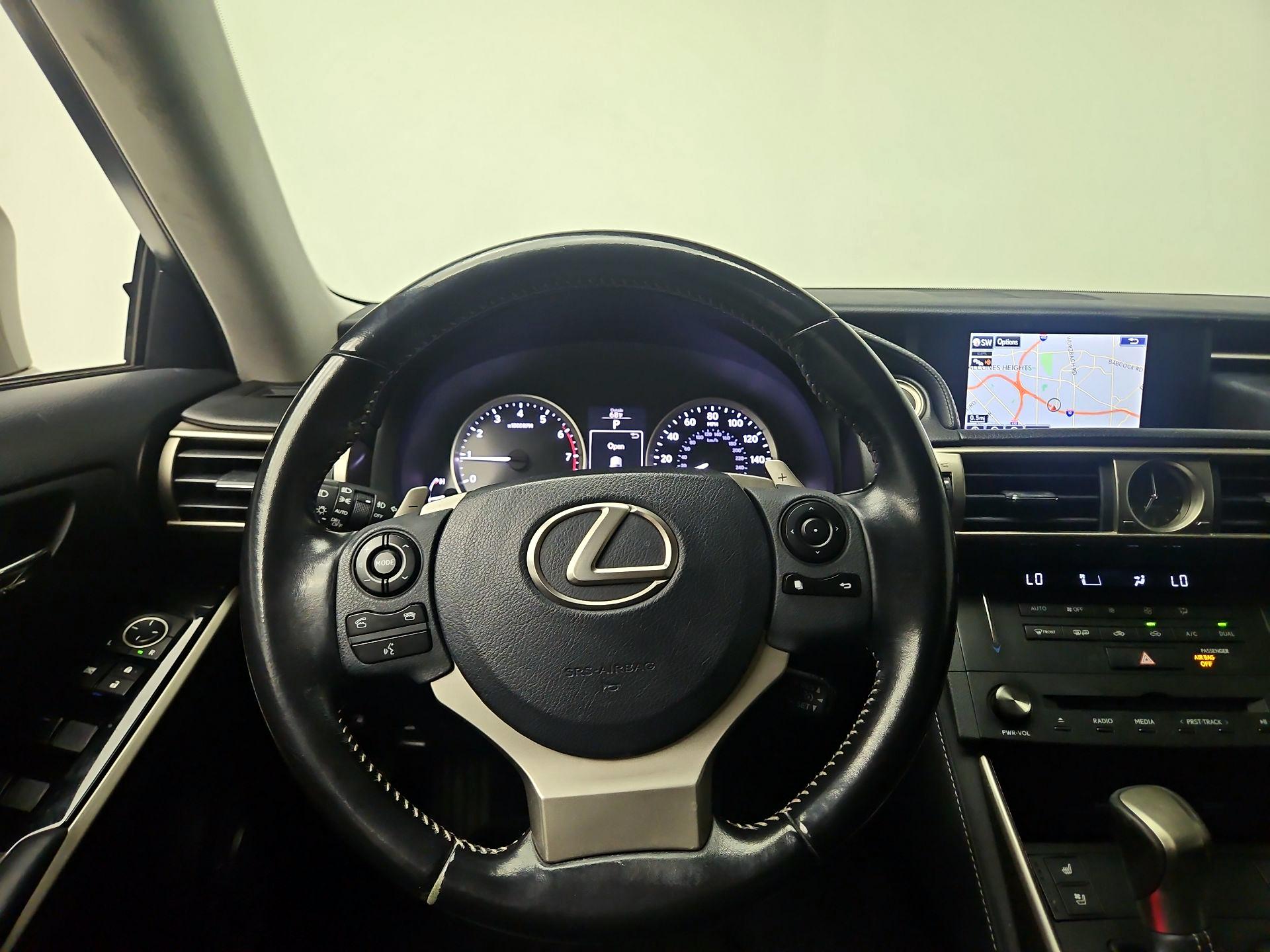 Thumbnail: 2016 Lexus IS - 10