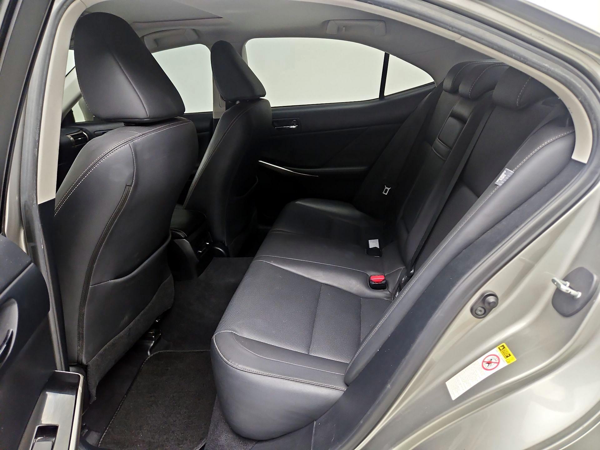 Thumbnail: 2016 Lexus IS - 20