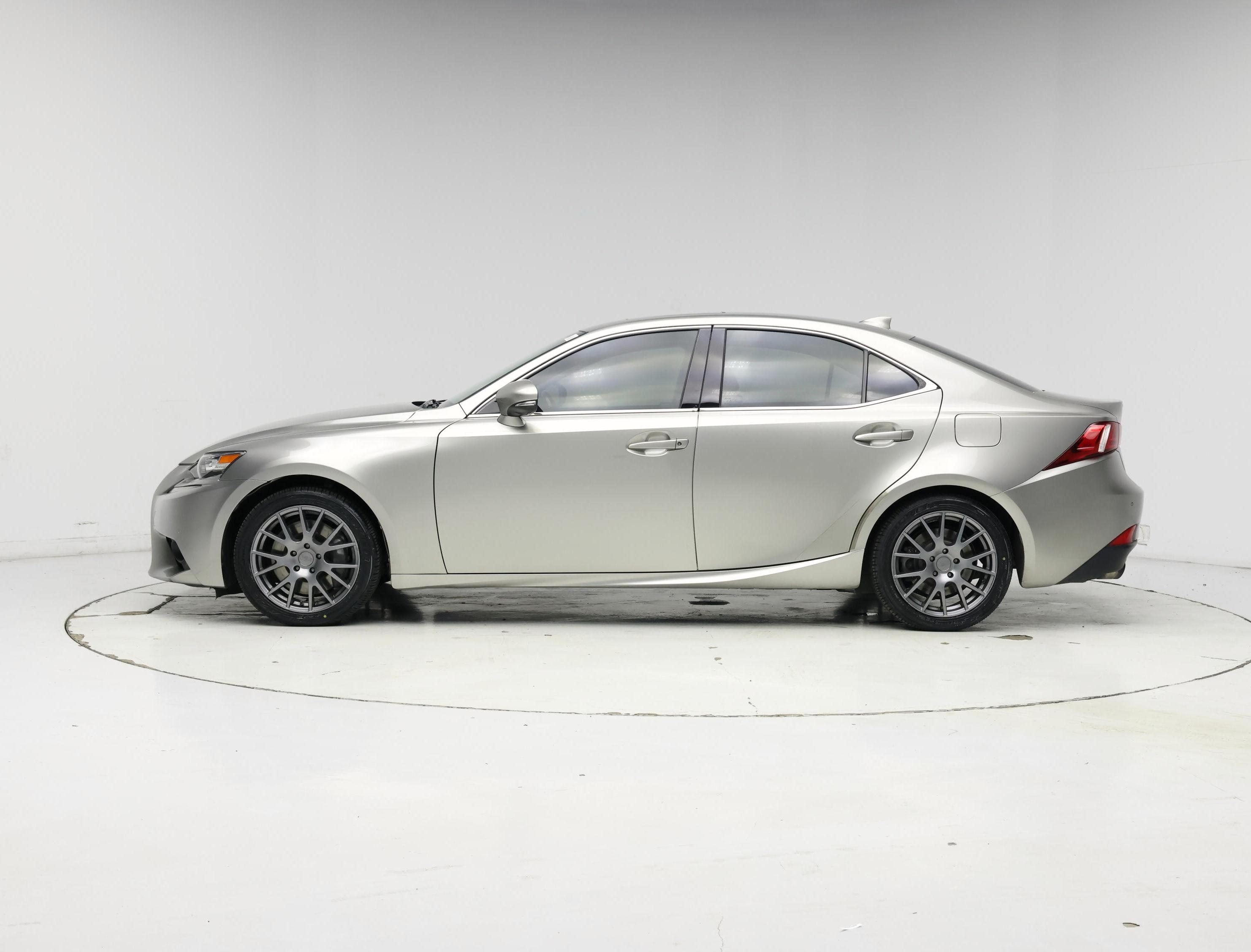 Thumbnail: 2016 Lexus IS - 3