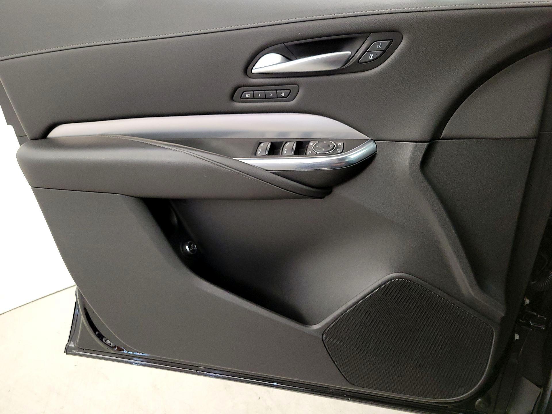 Thumbnail: 2023 Cadillac XT4 - 12