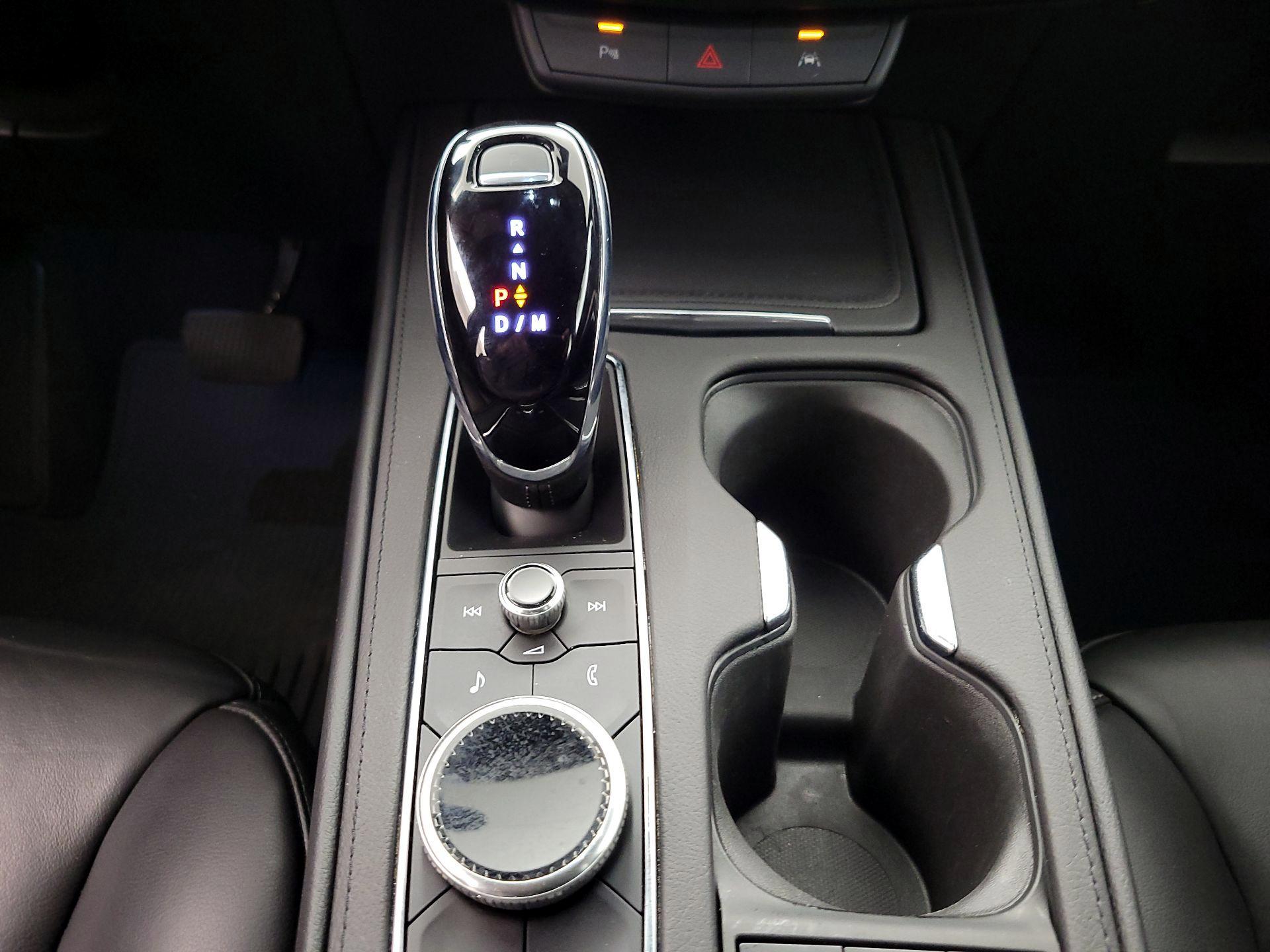 Thumbnail: 2023 Cadillac XT4 - 17