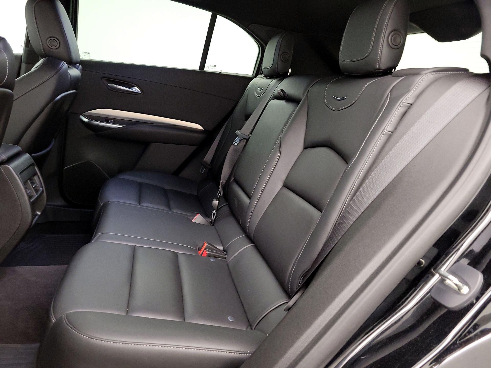 Thumbnail: 2023 Cadillac XT4 - 19