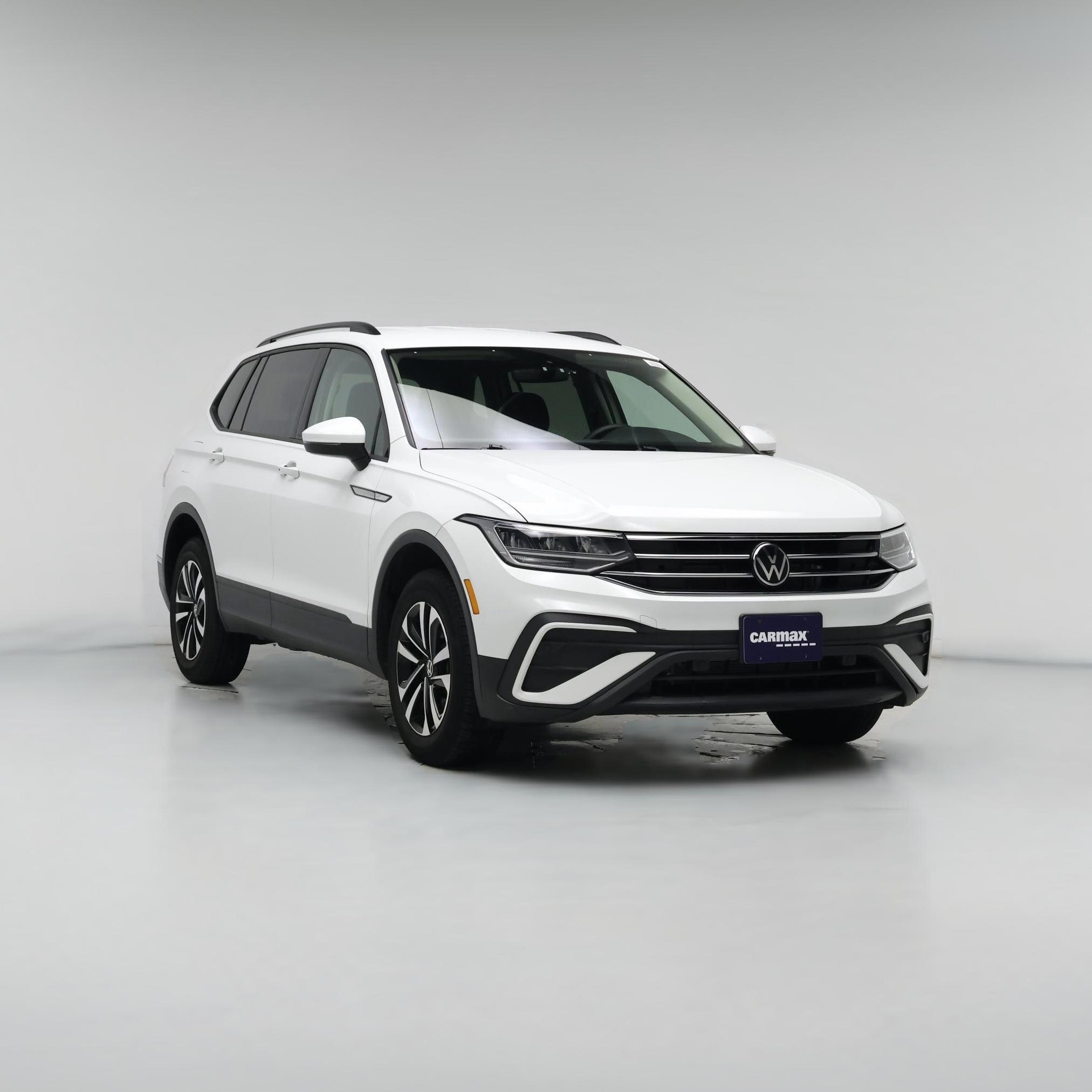 Thumbnail: 2023 Volkswagen Tiguan - 1