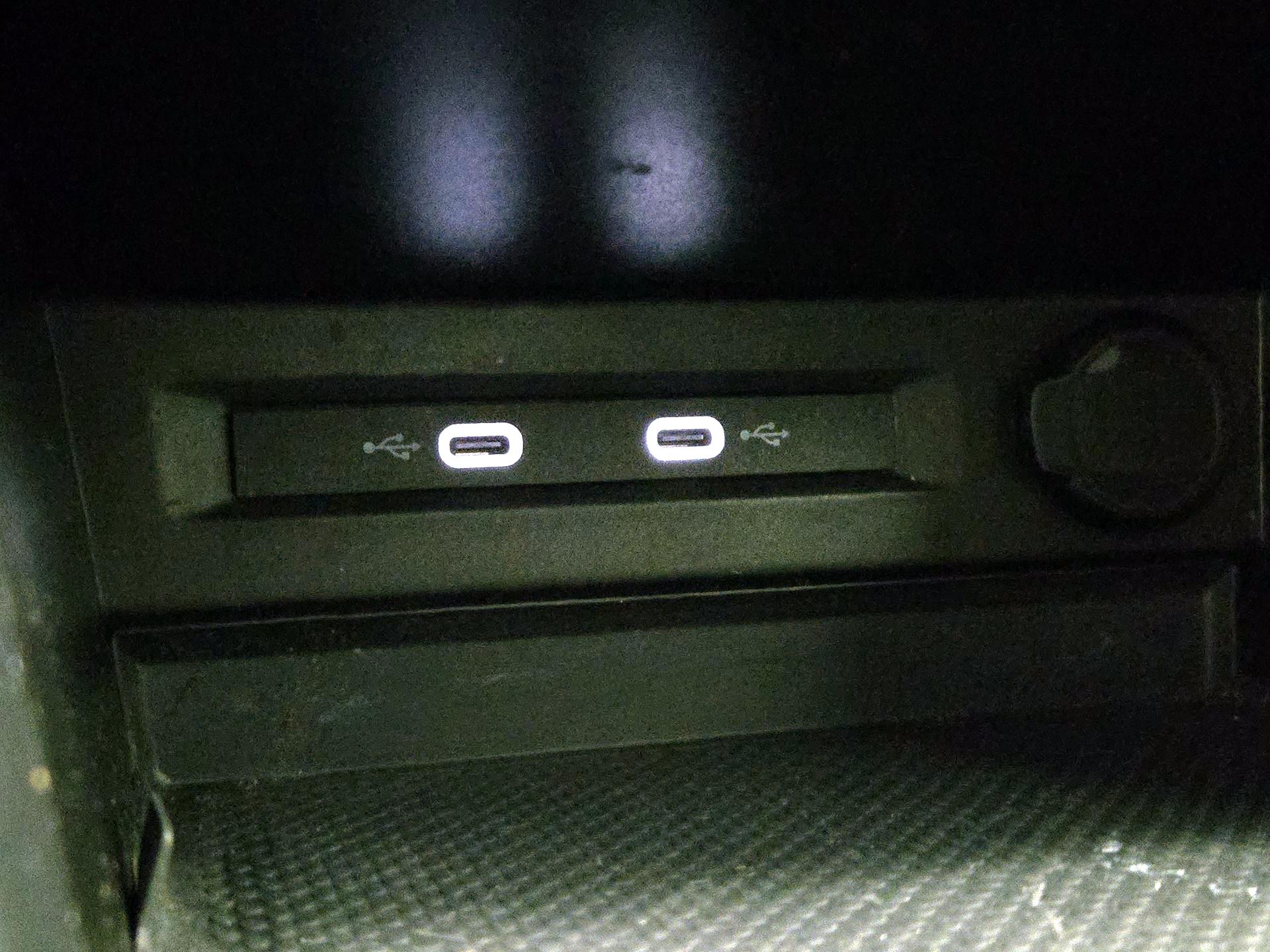 Thumbnail: 2023 Volkswagen Tiguan - 18