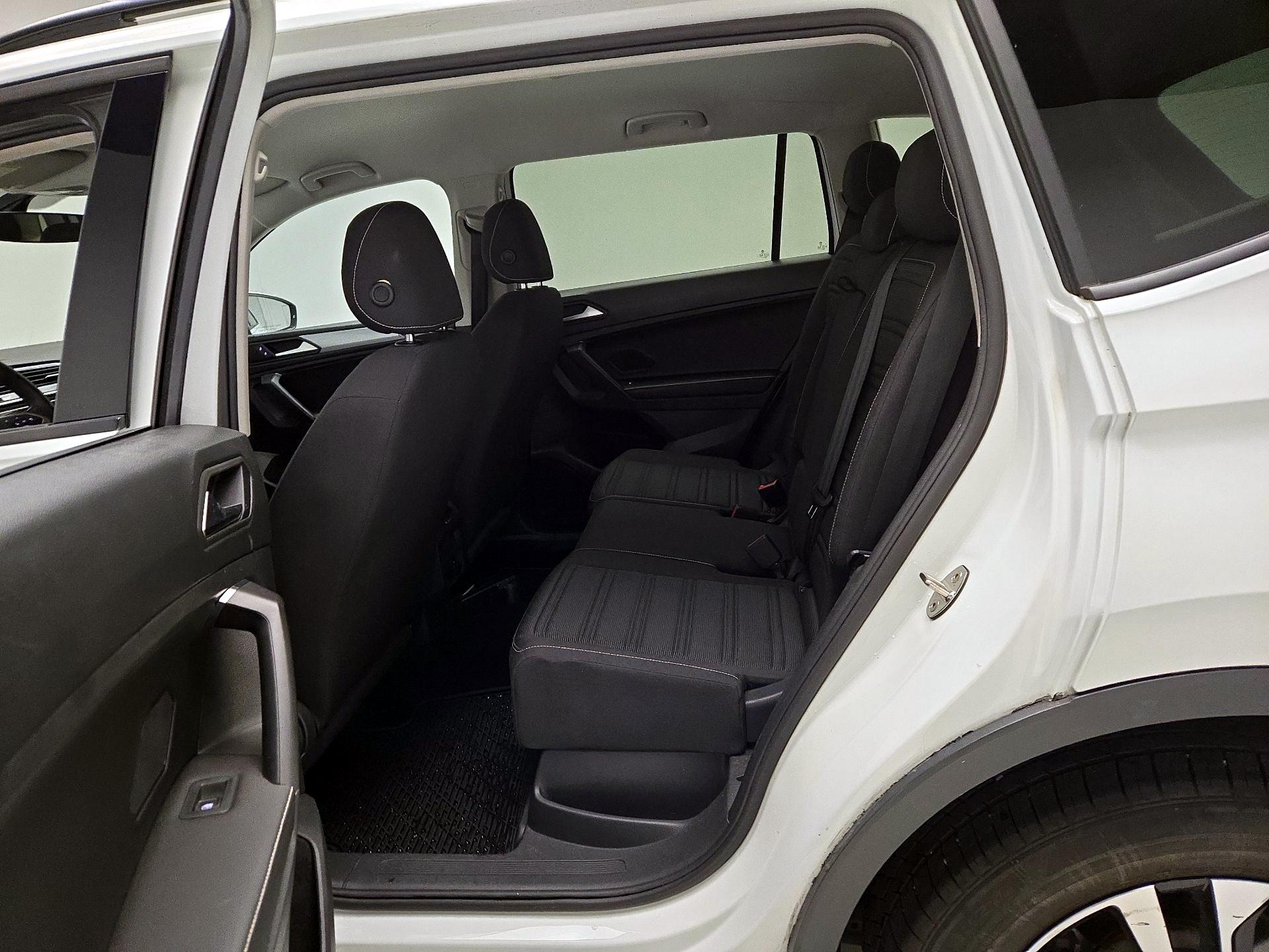 Thumbnail: 2023 Volkswagen Tiguan - 19