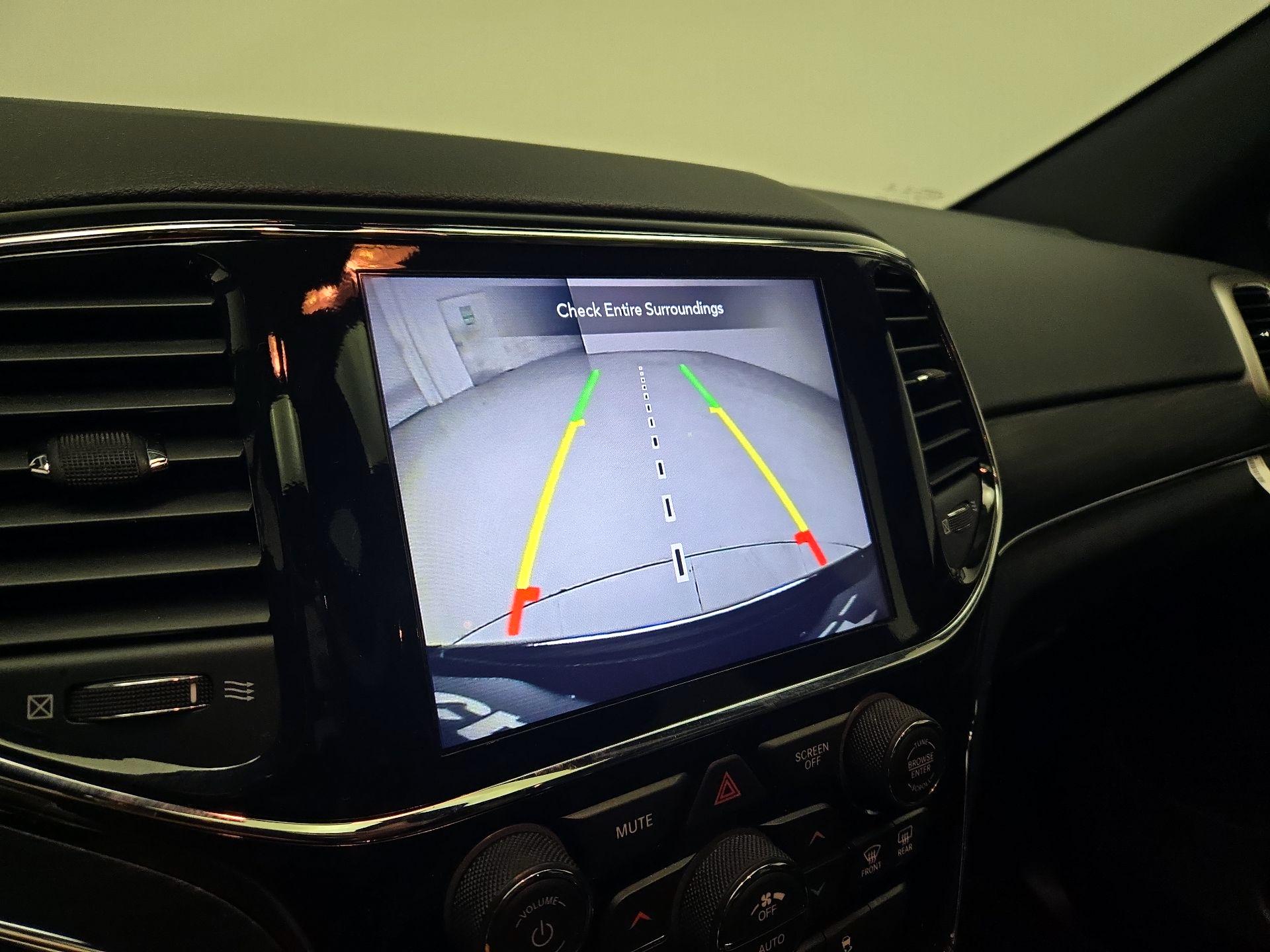 Thumbnail: 2022 Jeep Grand Cherokee - 15