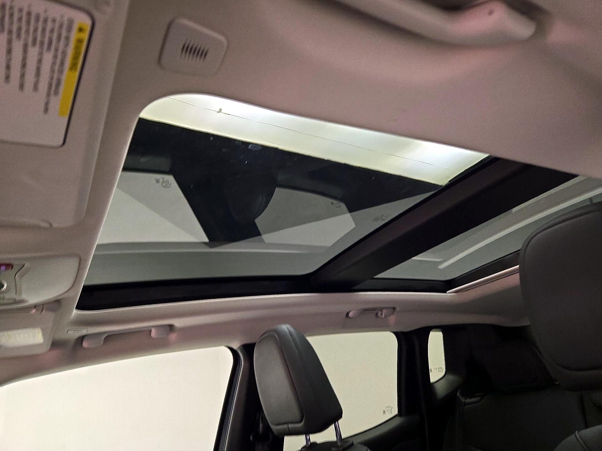 Thumbnail: 2021 Jeep Renegade - 19