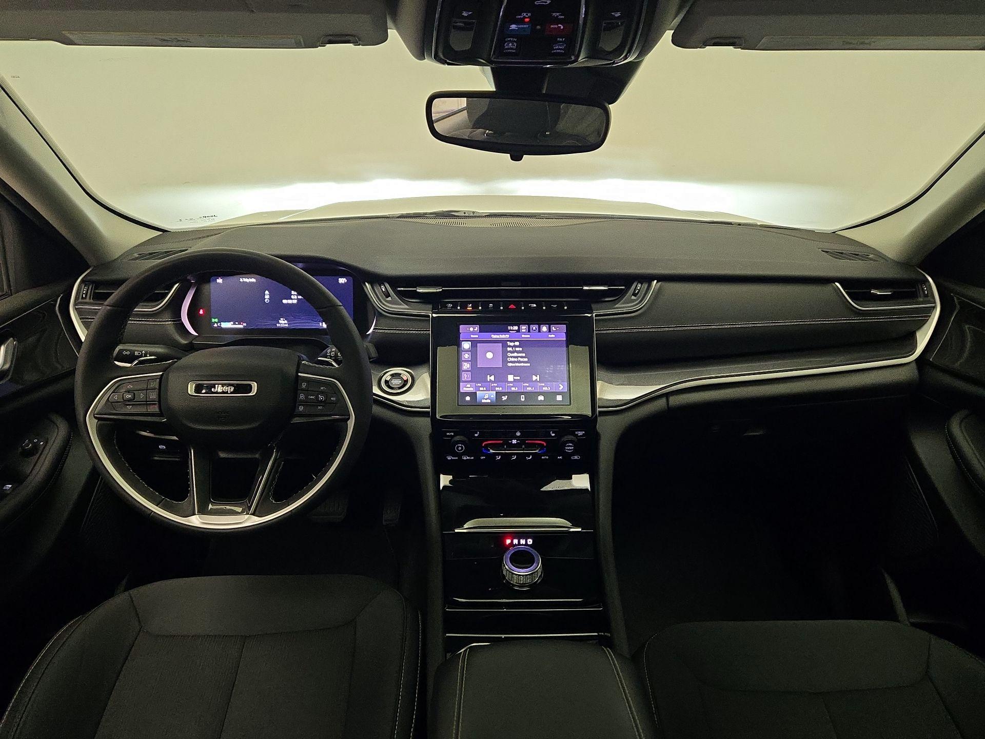 Thumbnail: 2023 Jeep Grand Cherokee - 9